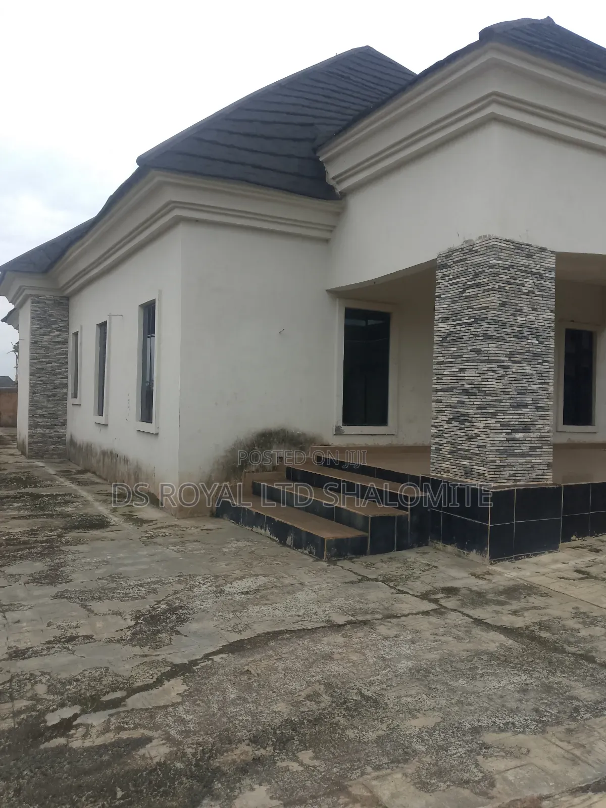 4bdrm Bungalow in Benin City for sale