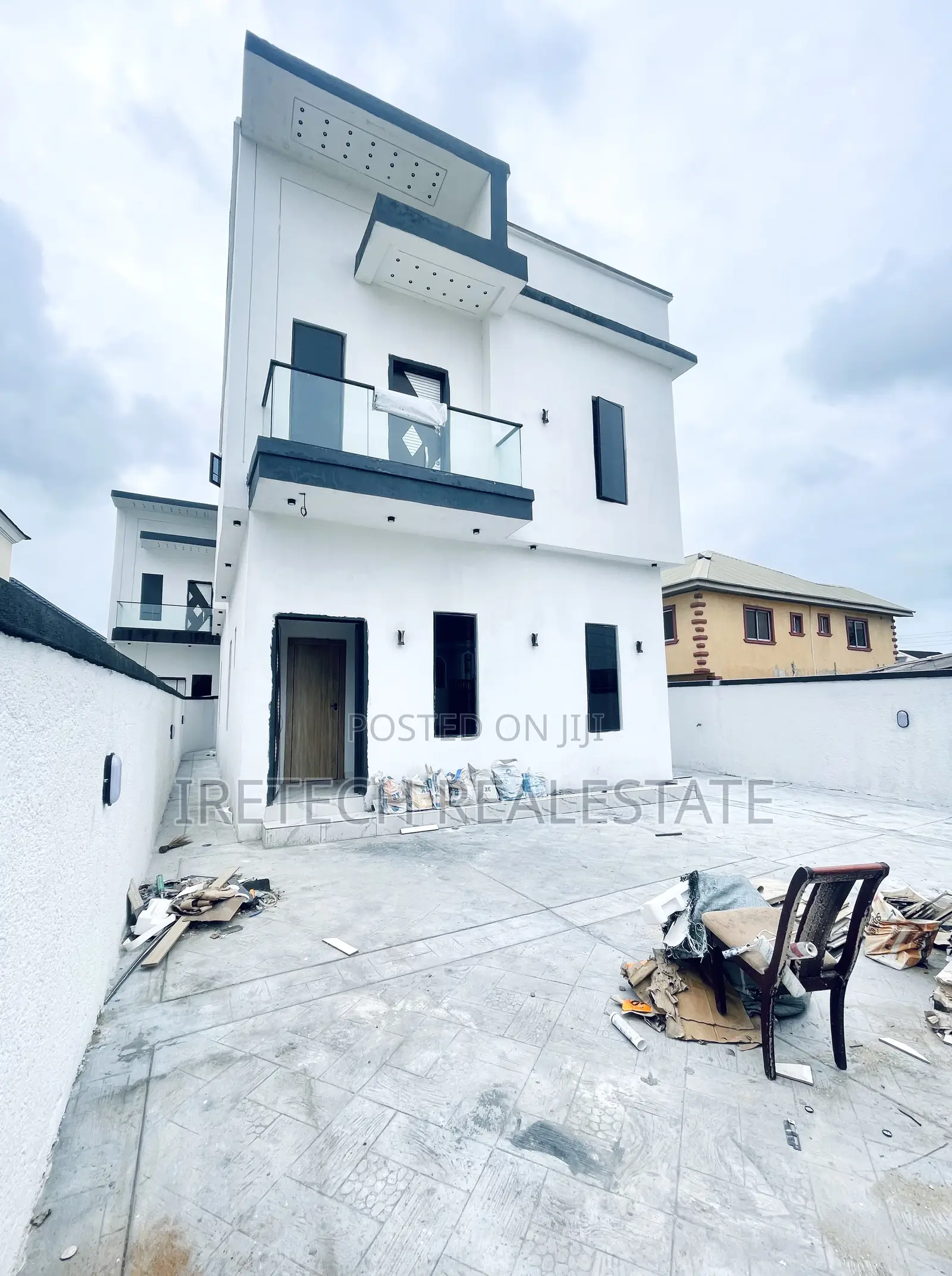 5bdrm Duplex in Ajah In A Gated for sale
