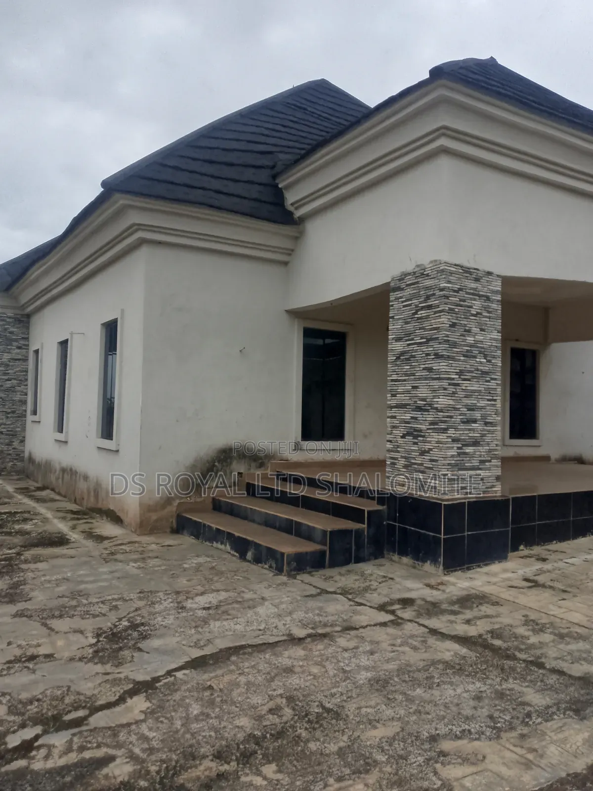 4bdrm Bungalow in Benin City for sale