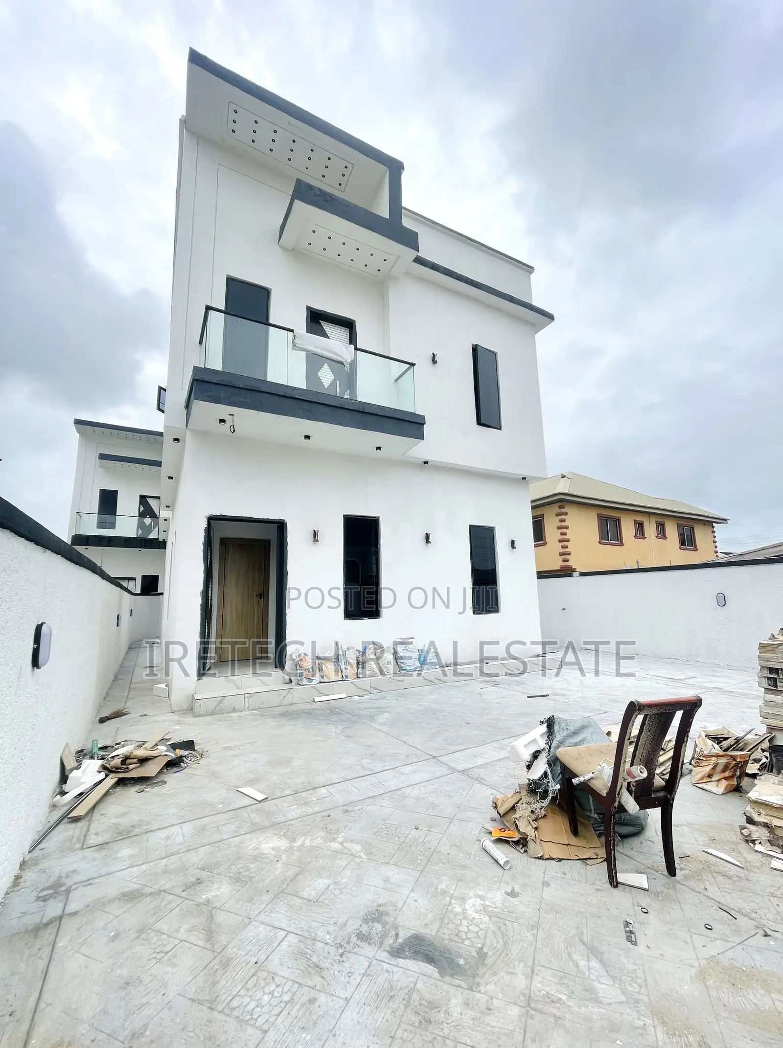 5bdrm Duplex in Ajah In A Gated for sale