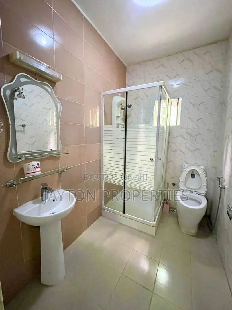 5 Bedroom Apartment