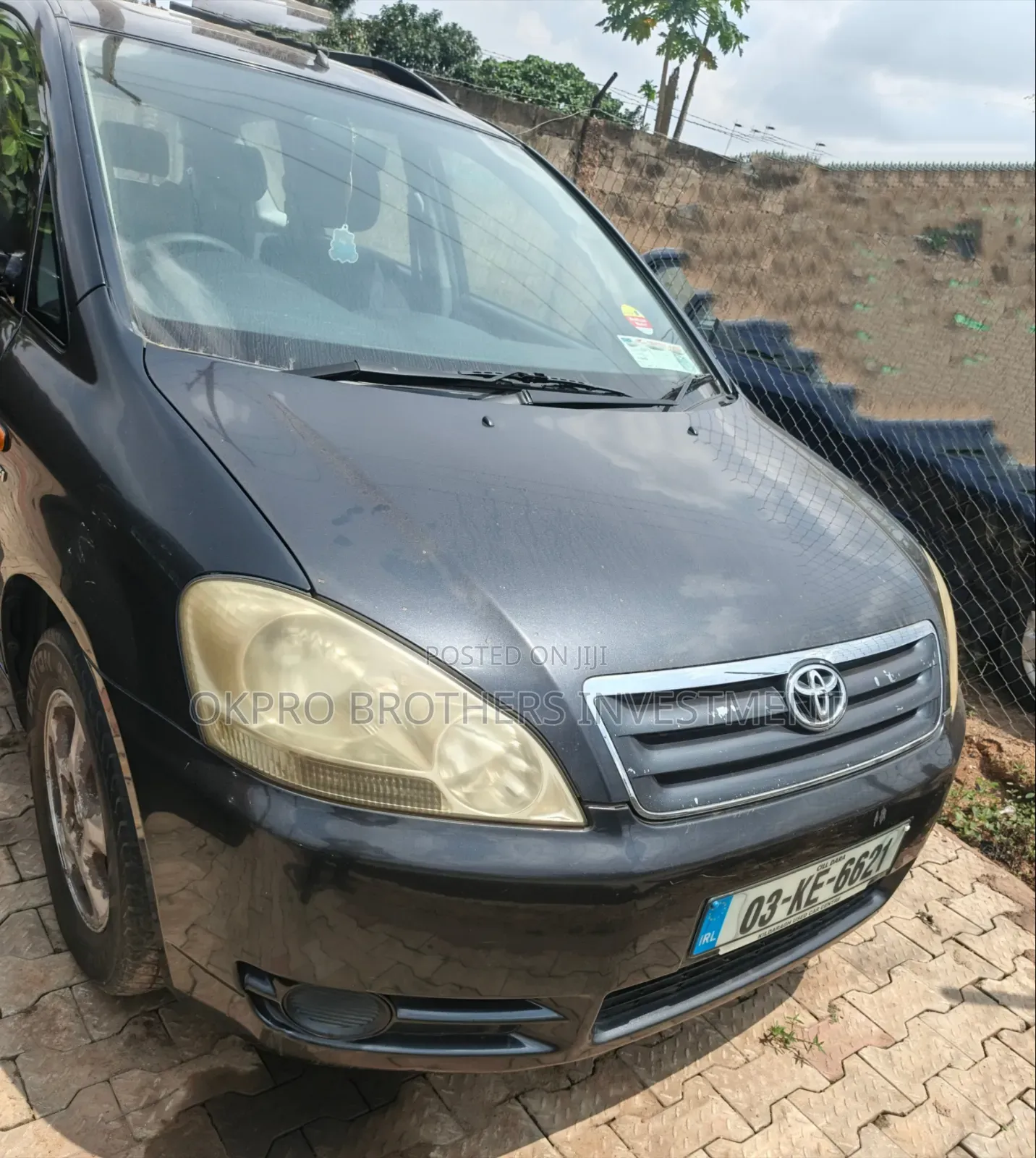 Toyota Avensis Verso 2.0 Petrol 2002 Black