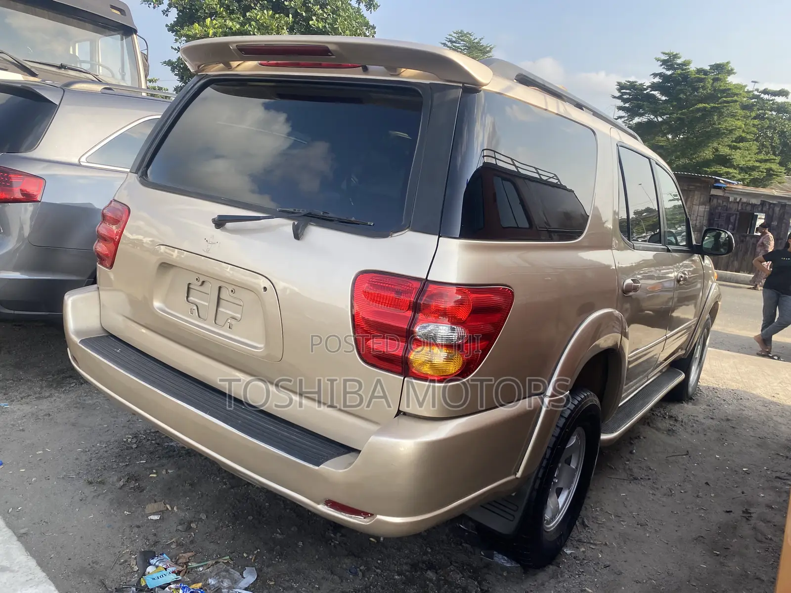 Toyota Sequoia Limited 4dr SUV 4WD (4.7L 8cyl 5A) 2005 Gold