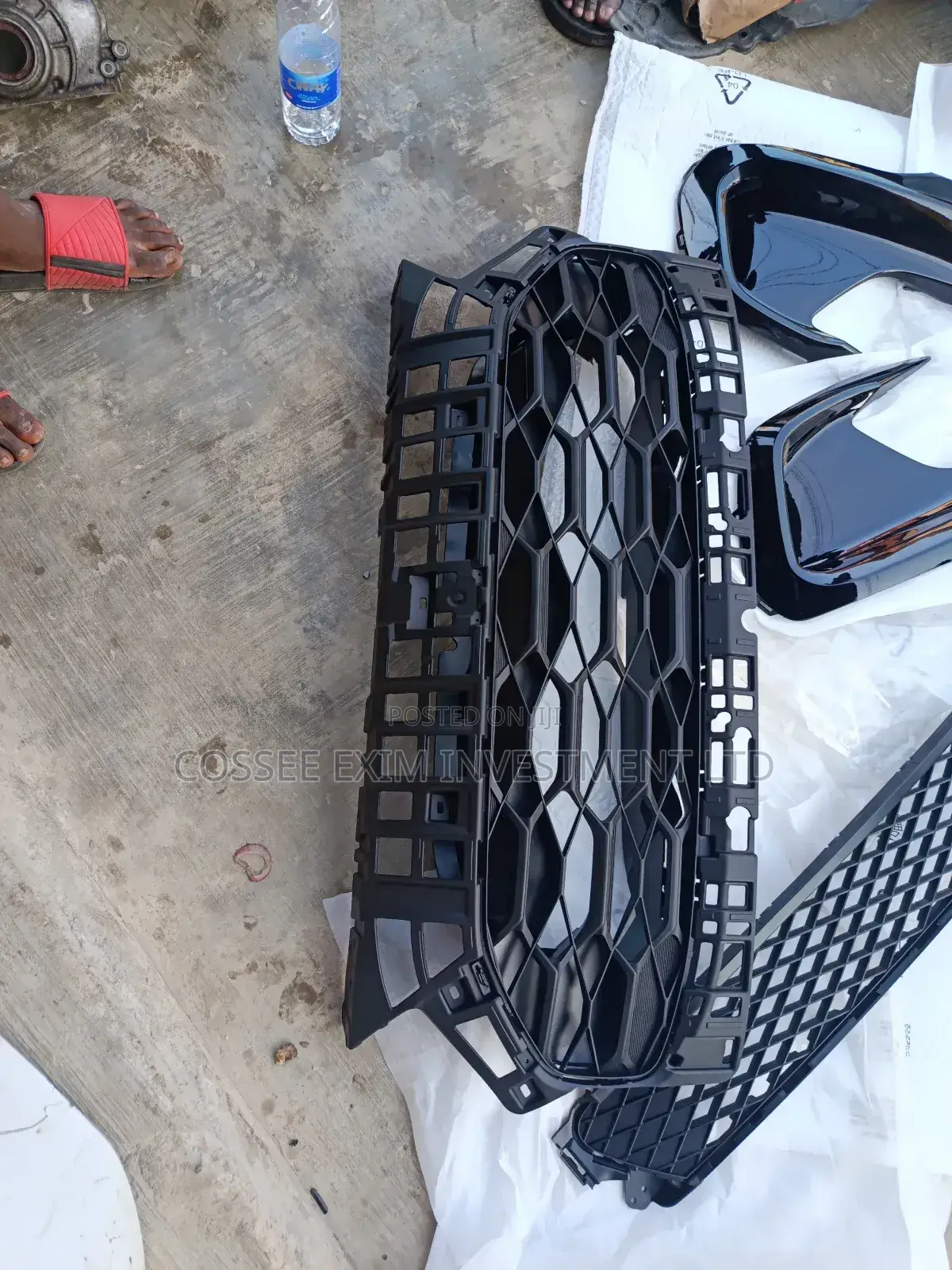 Front Grille Honda HRV 2024