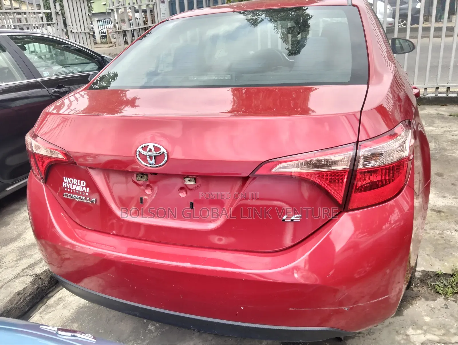 Toyota Corolla LE (1.8L 4cyl 2A) 2018 Red