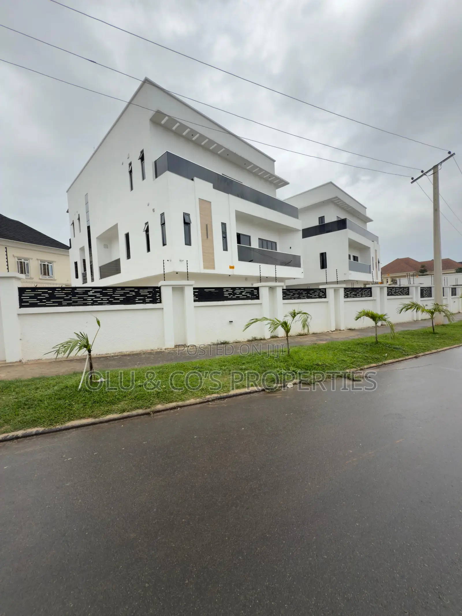 6bdrm Mansion in Guzape for sale