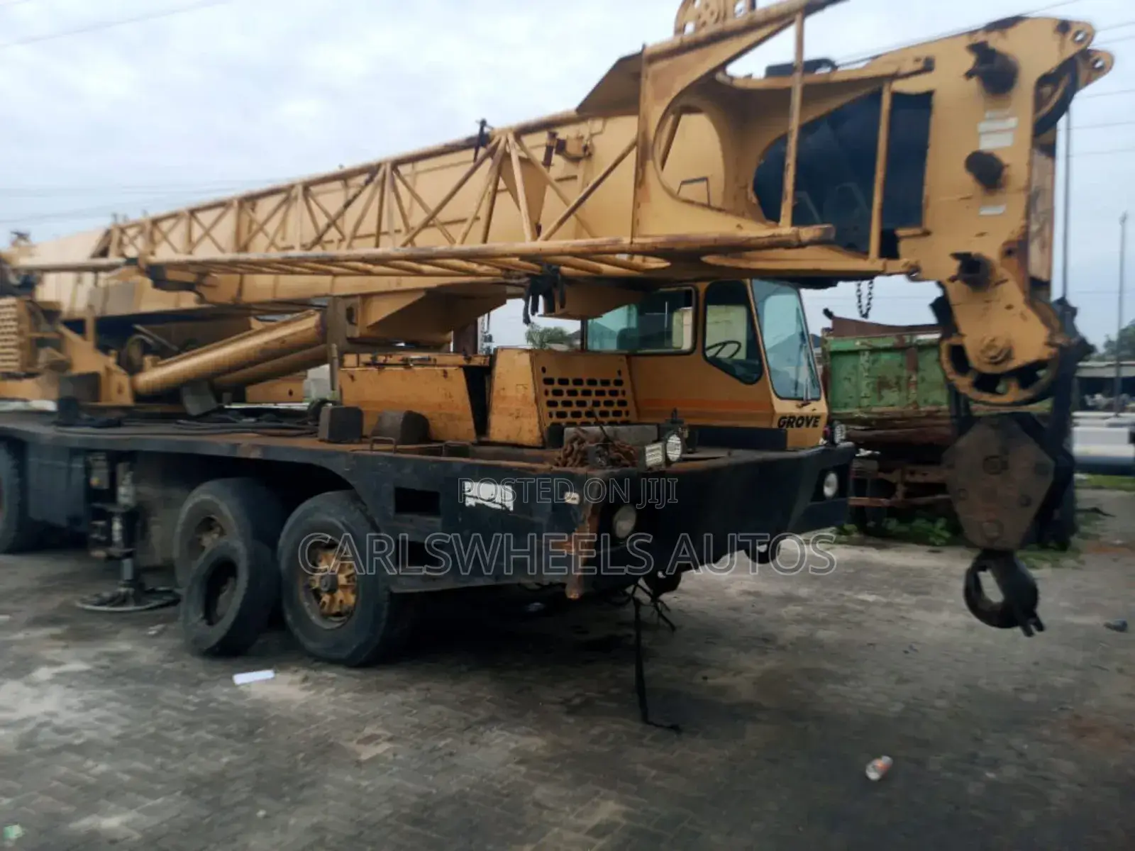 Fairly Nigerian Used 80tons Caterpillar Mobile Crane.