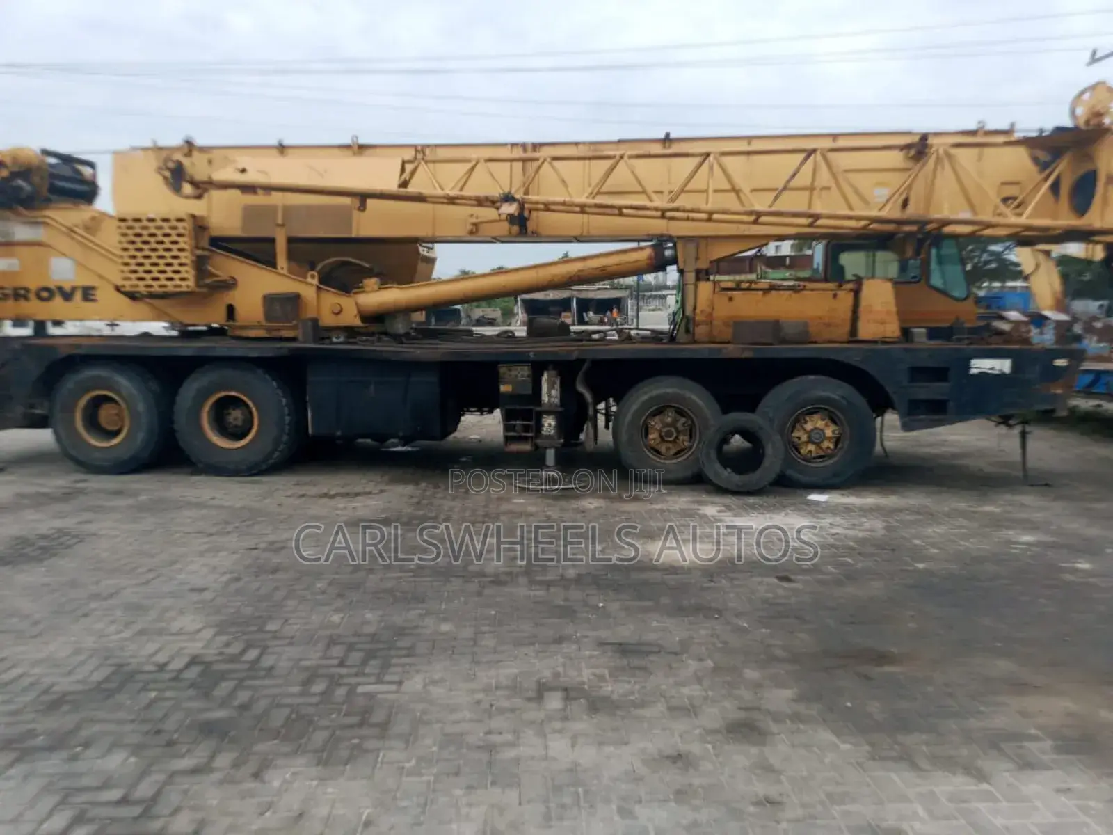 Fairly Nigerian Used 80tons Caterpillar Mobile Crane.