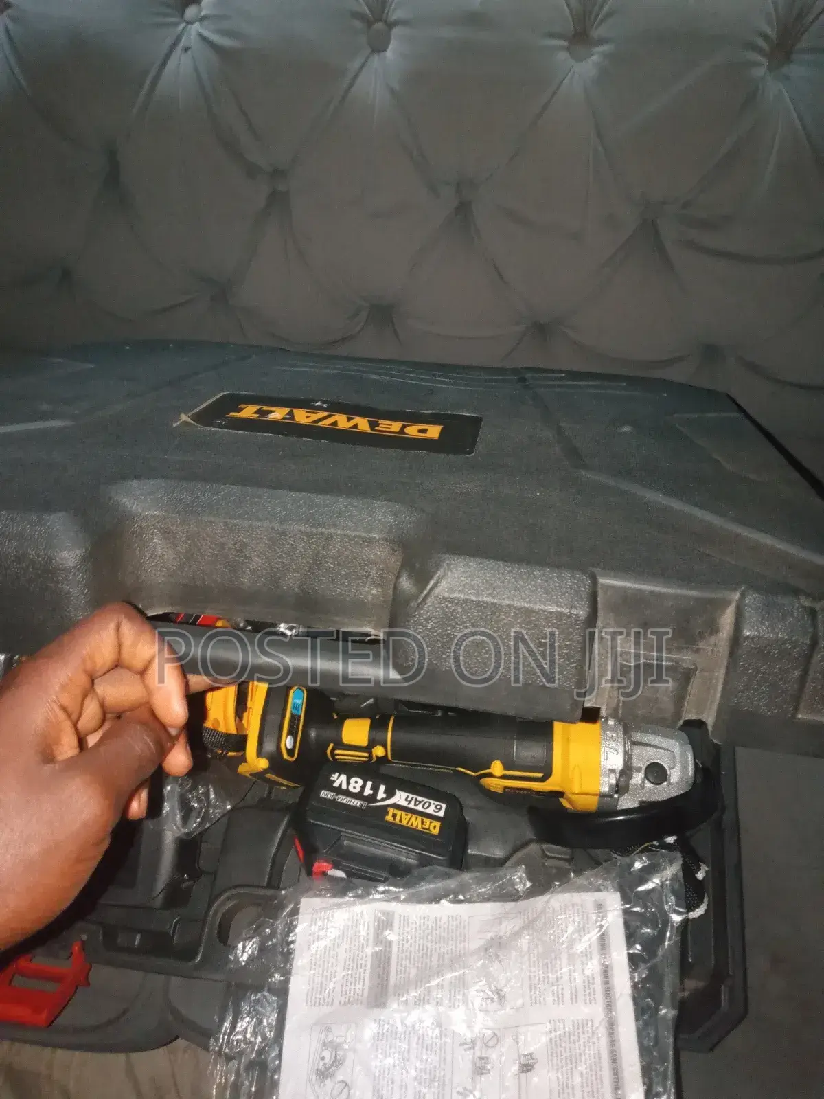 Dewalt 4 in 1 Cordless Screwing/Grinding/Hammer/Impact Wrench Machine