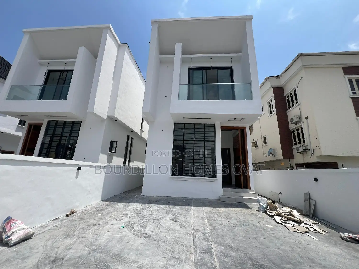 5bdrm Duplex in Osapa london for sale
