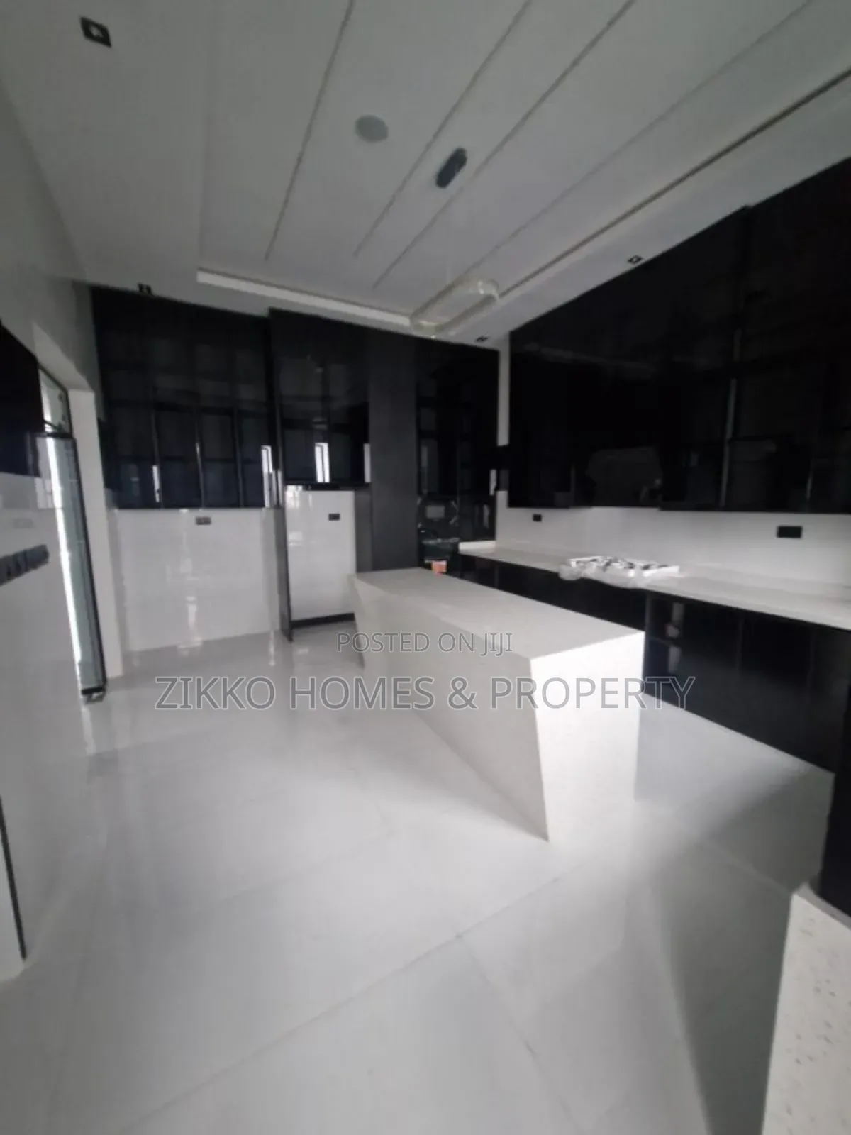 5bdrm Duplex in Ajah, Lekki for sale
