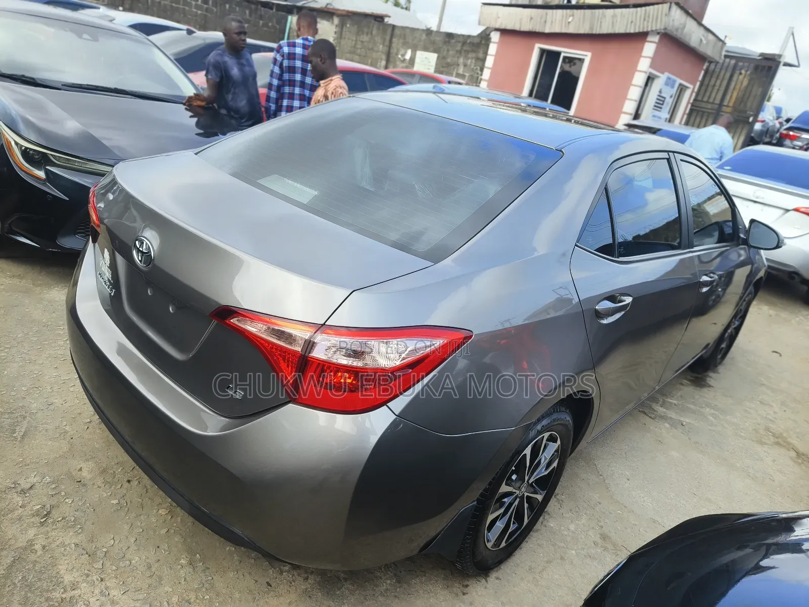 Toyota Corolla LE (1.8L 4cyl 2A) 2018 Brown