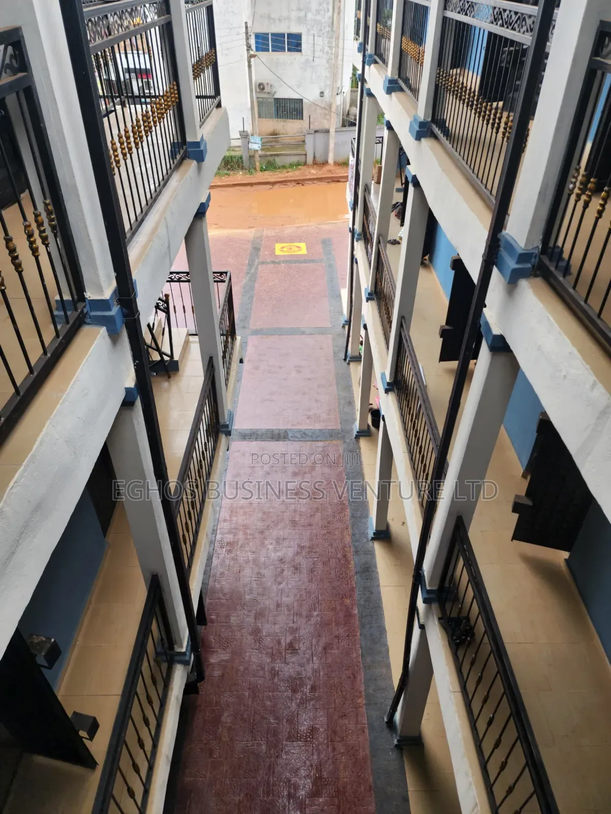 Brand-New Shopping Complex of Modern Shops Now Available for Rent