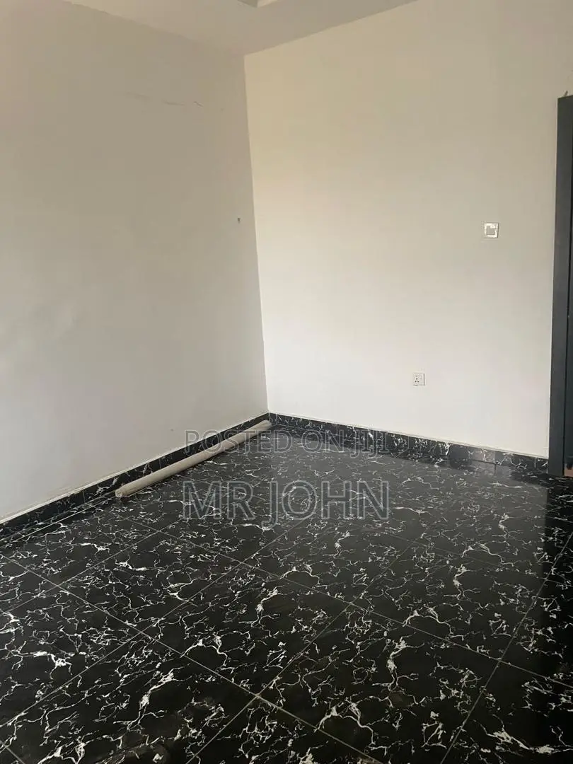 1bdrm Shared Apartment in Owo, Lekki for rent