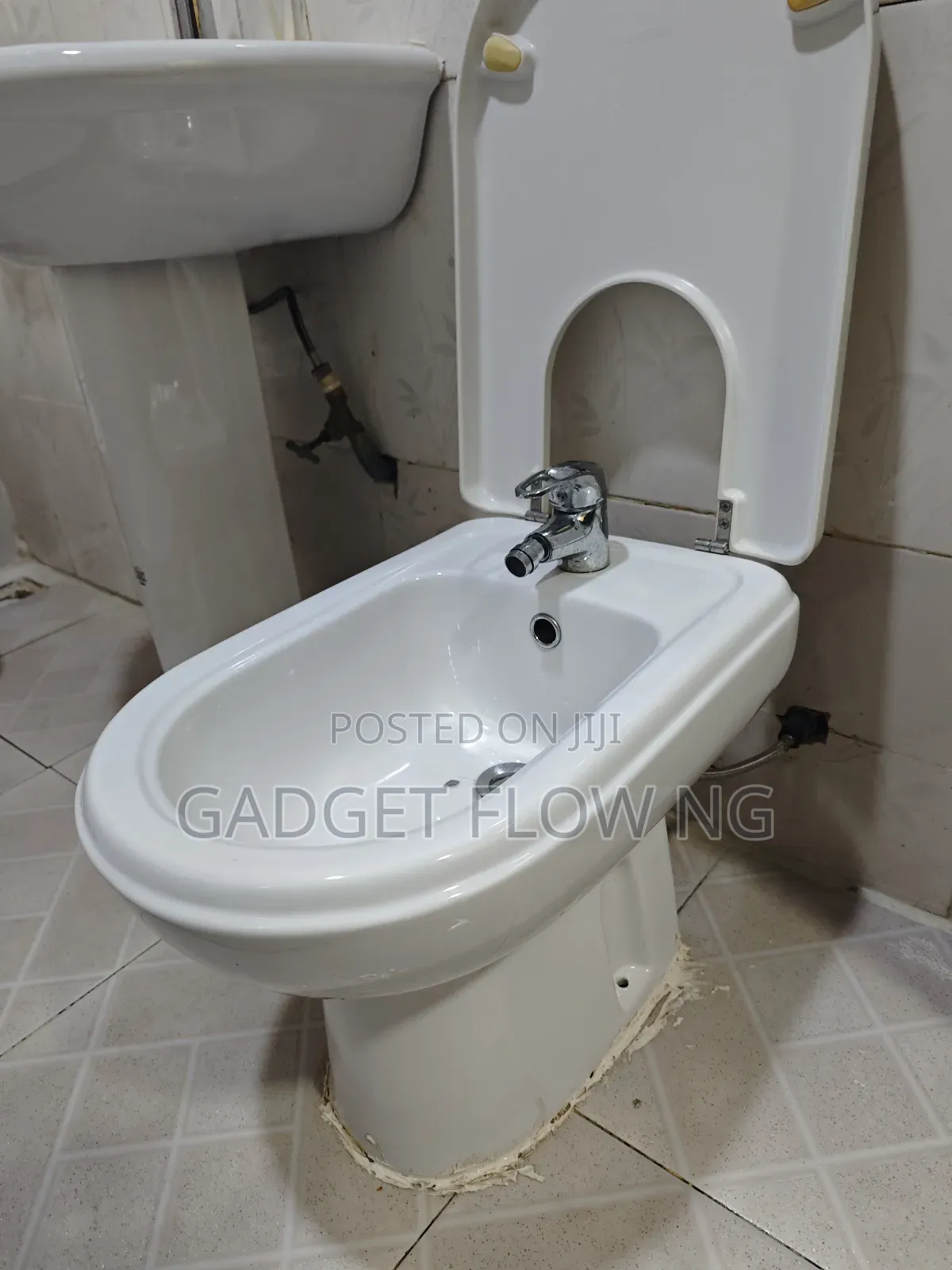 Twyford Female Urinary Bidet | Douche Toilet Seat