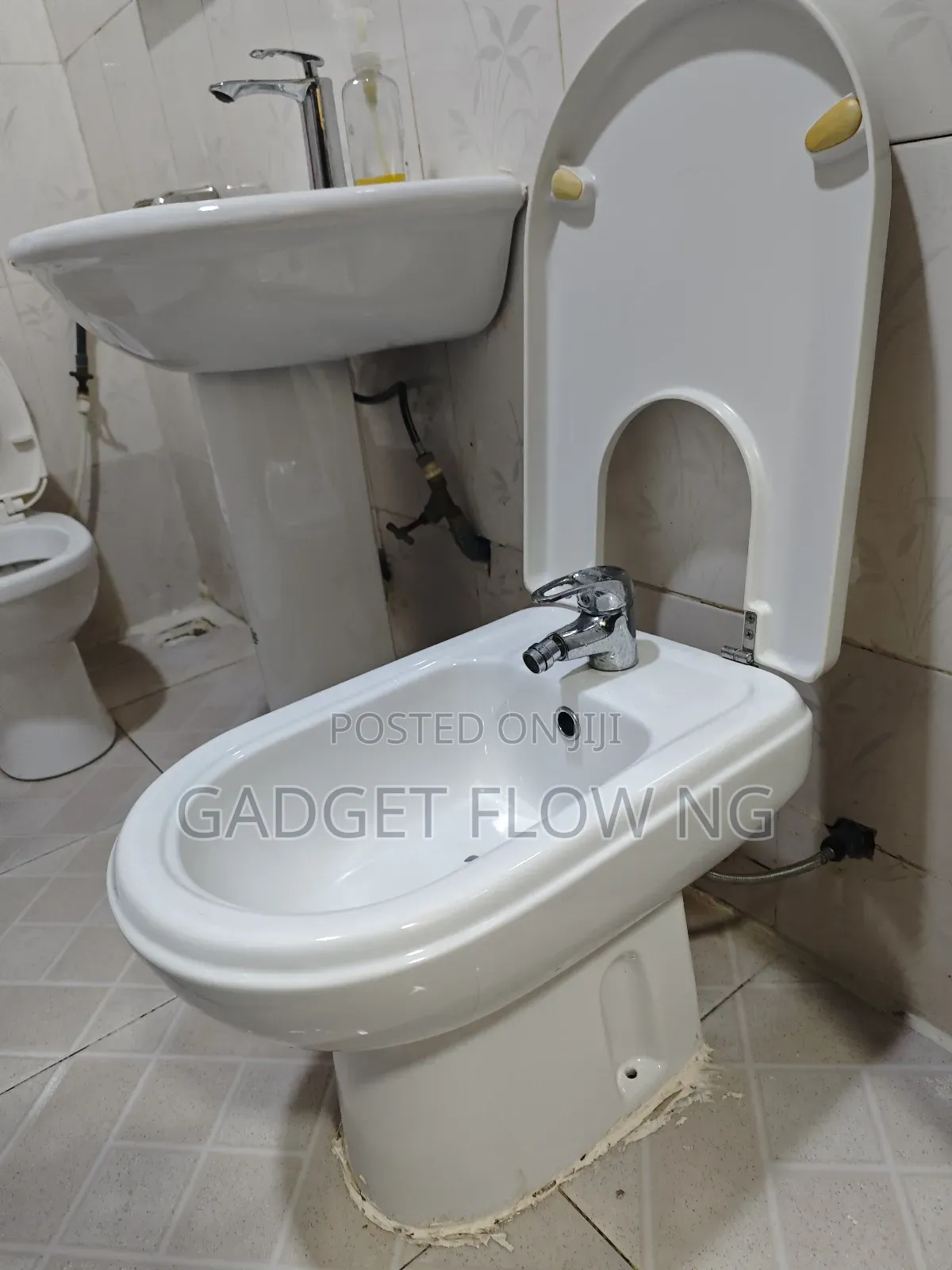 Twyford Female Urinary Bidet | Douche Toilet Seat