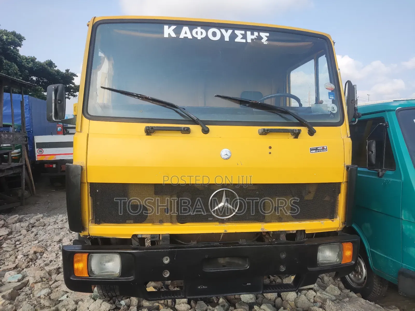 2002 814 Foreign Use Truck