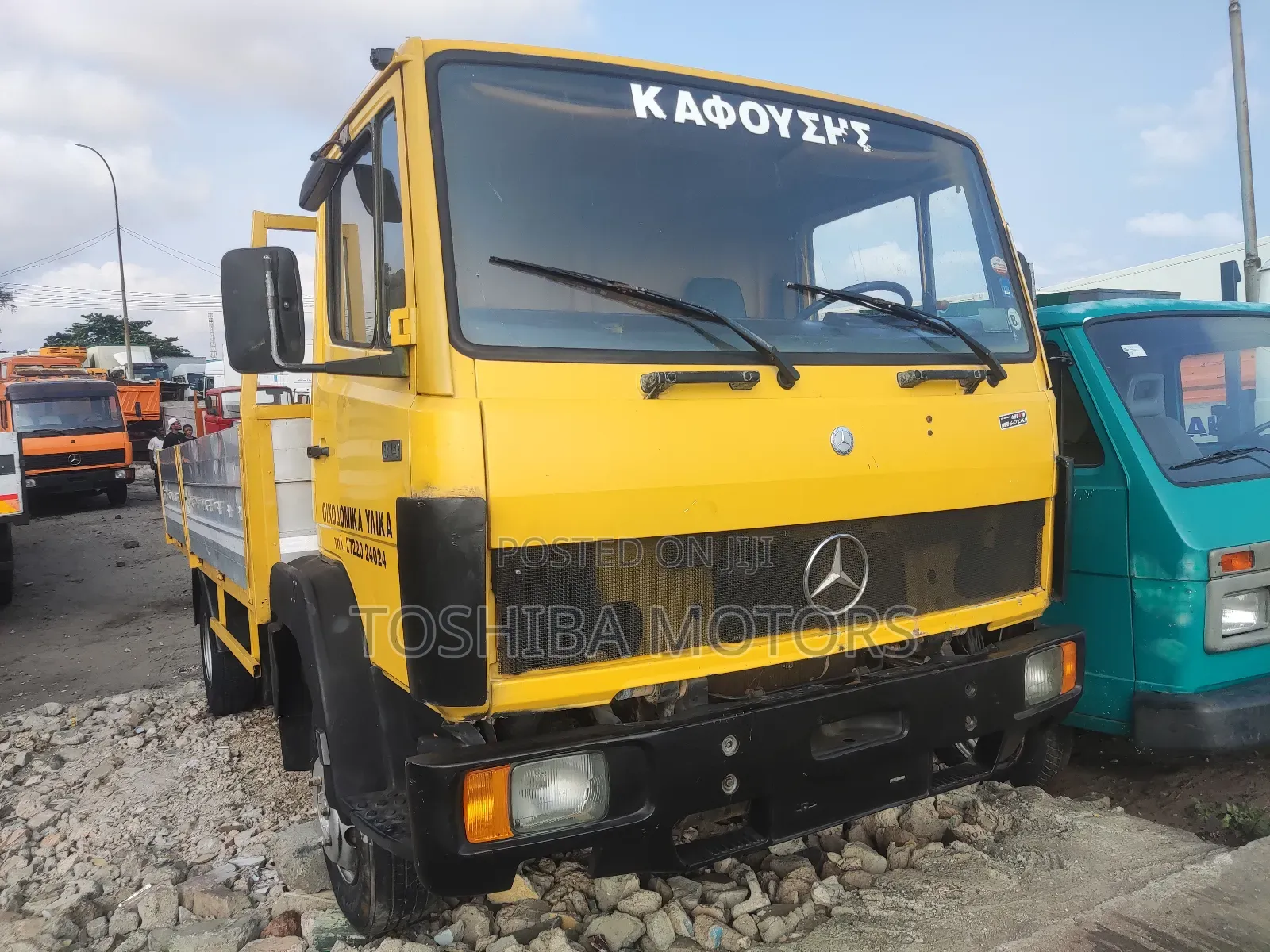 2002 814 Foreign Use Truck
