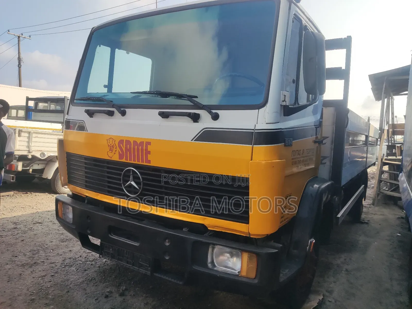 2002 814 Foreign Use Truck