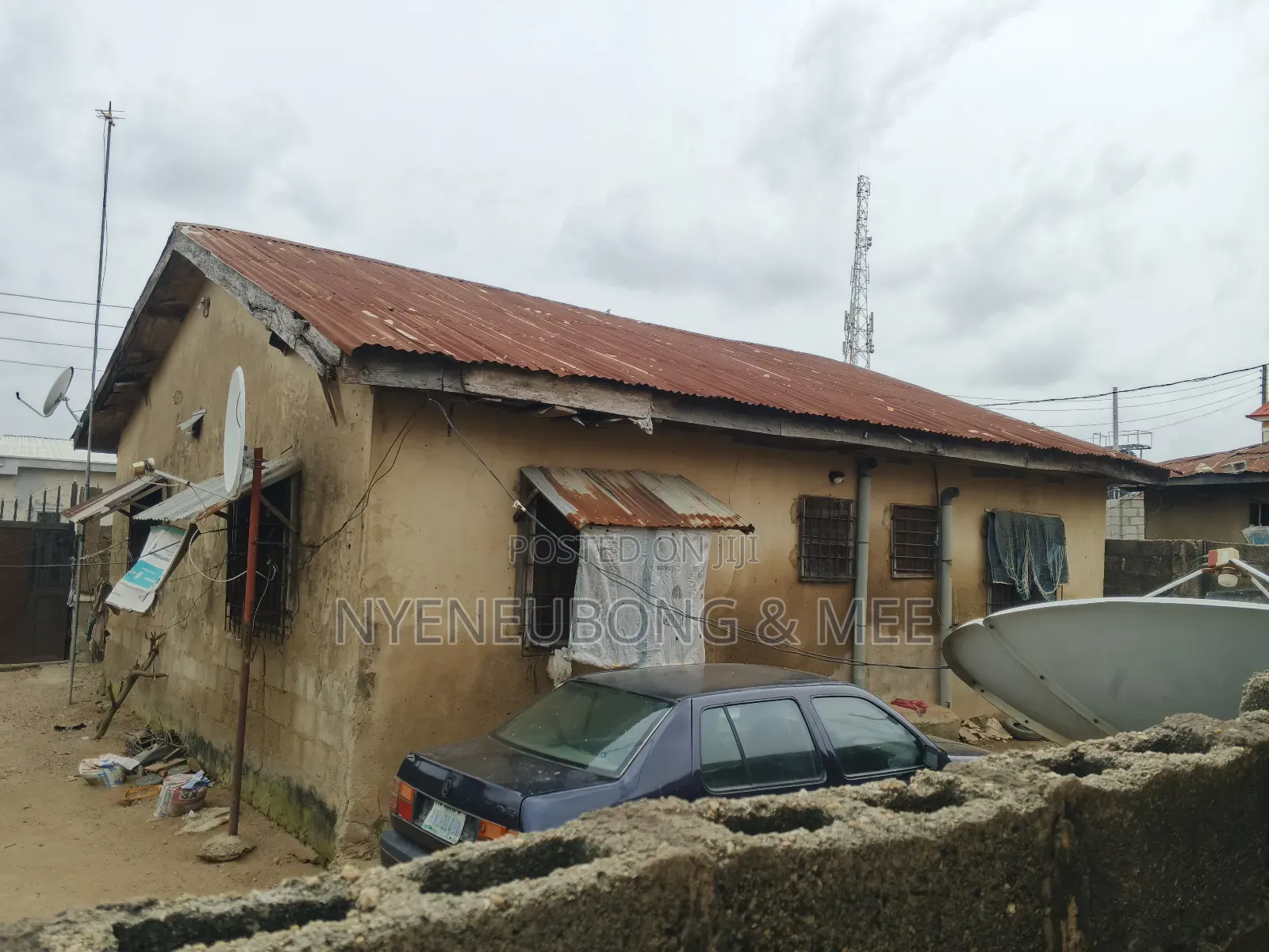2bdrm Bungalow in Phase 4 / Jikwoyi for sale