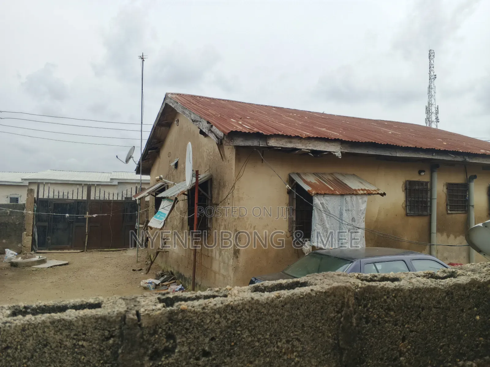 2bdrm Bungalow in Phase 4 / Jikwoyi for sale