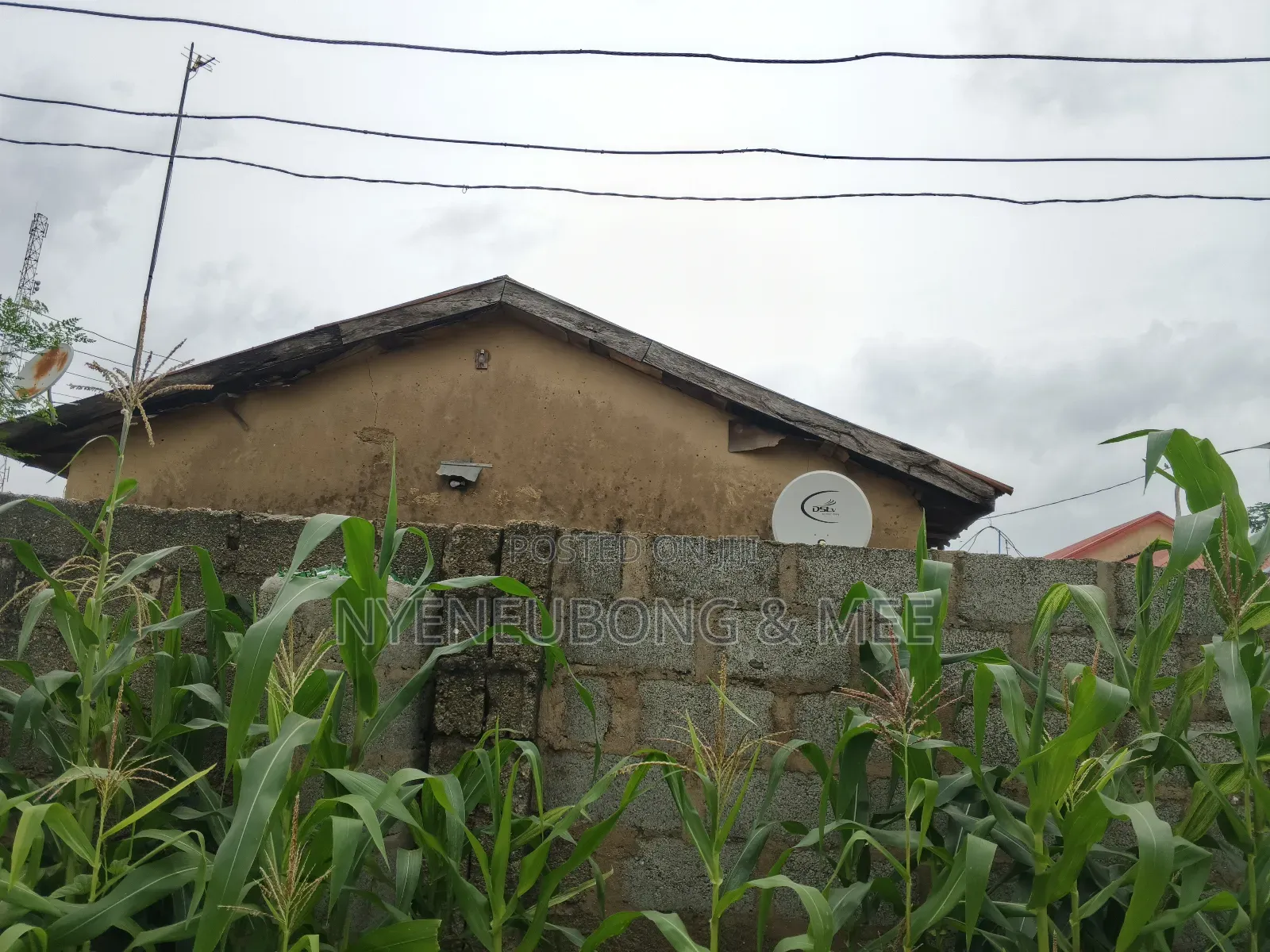 2bdrm Bungalow in Phase 4 / Jikwoyi for sale