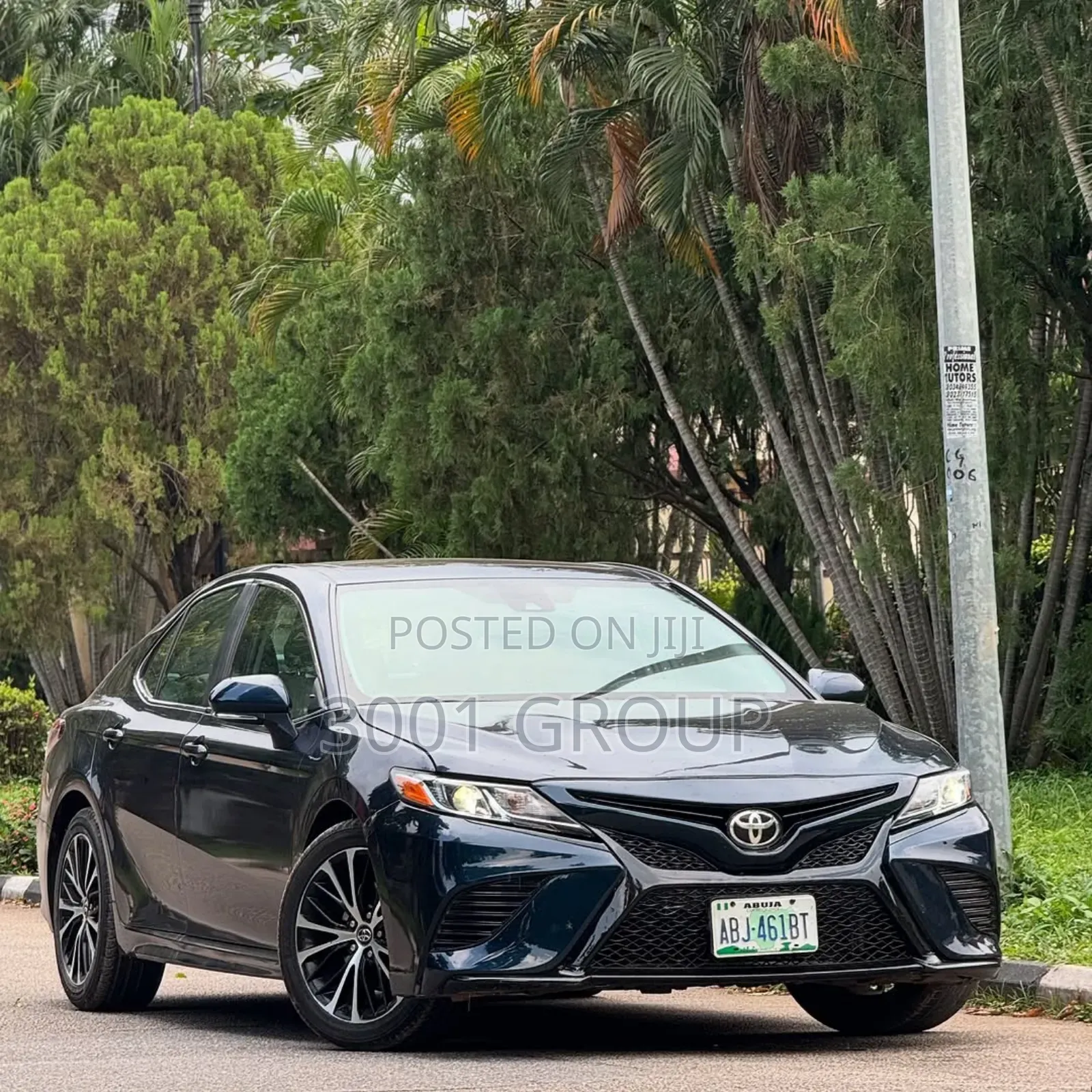Toyota Camry SE FWD 2020 Blue