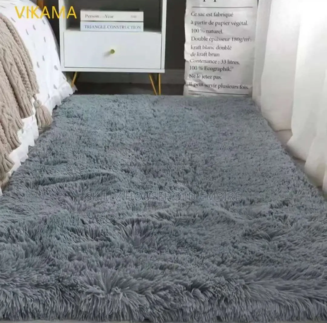Fluffy Center Rug