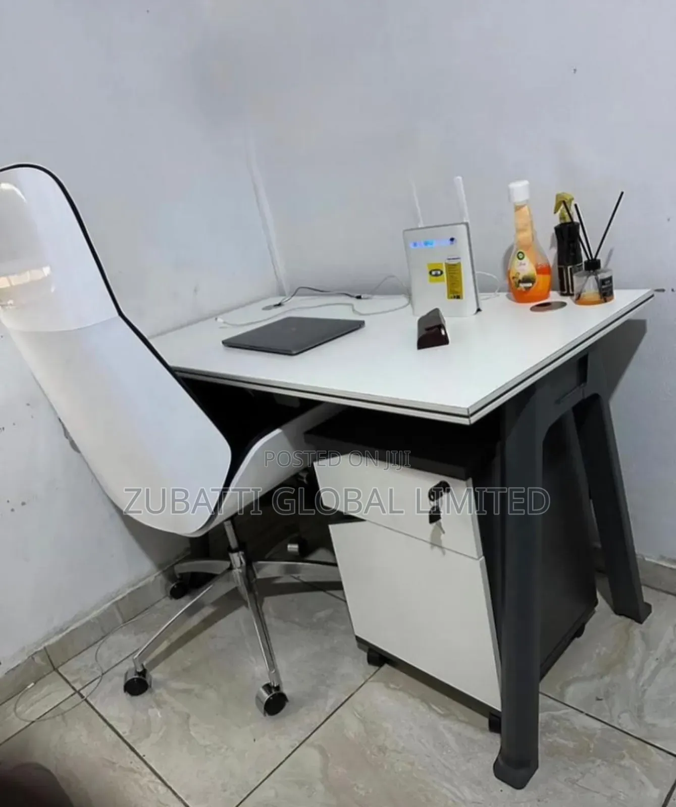 Executive Mini Office Table With Mobile Drawer