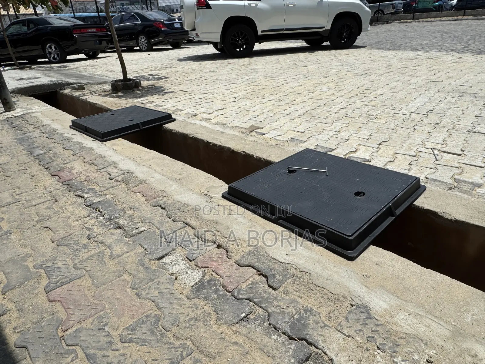 FRP/GRP Manhole Cover 78x78 C250 Black