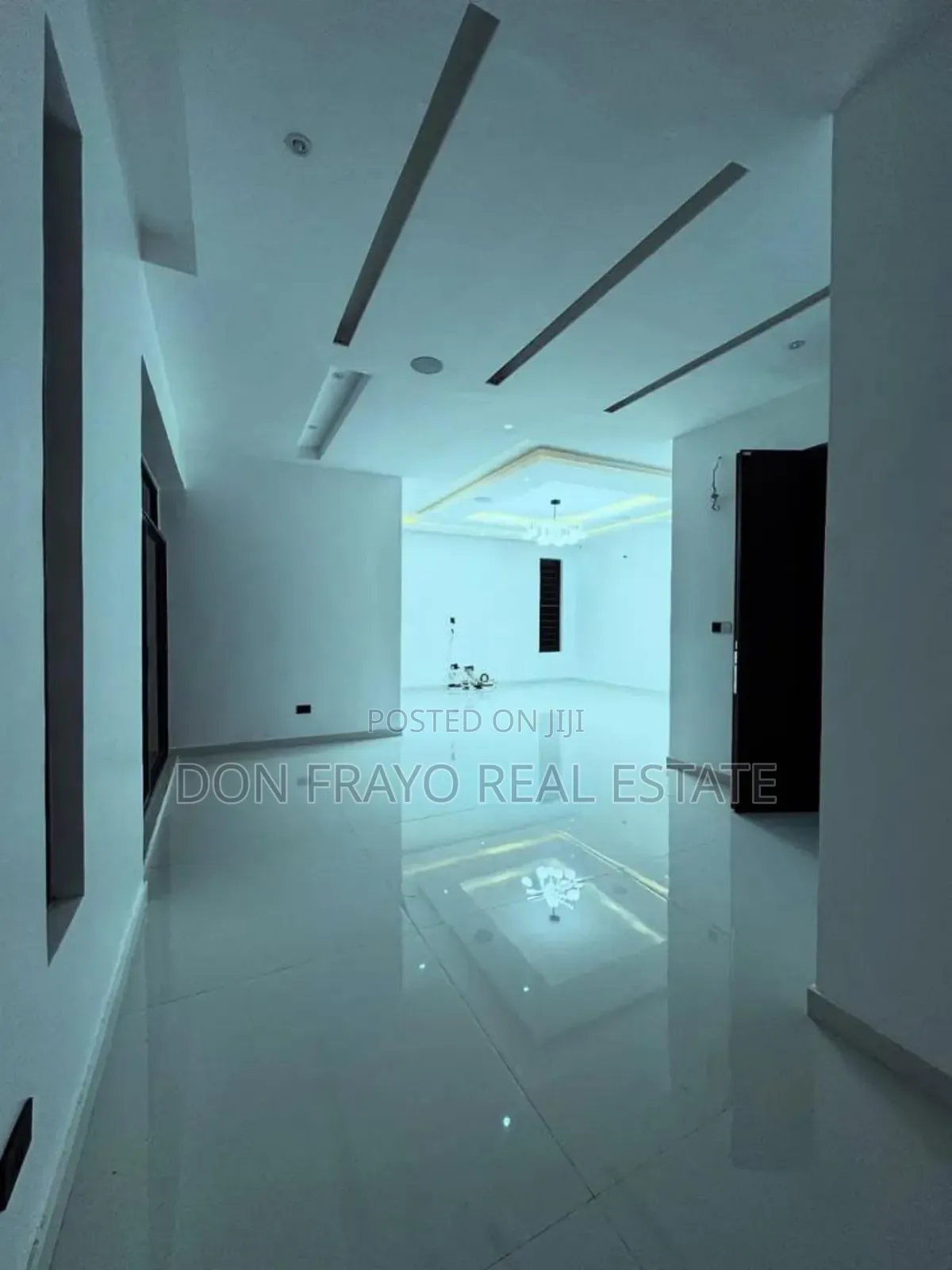 5bdrm Duplex in Fountain Springville, Sangotedo for sale
