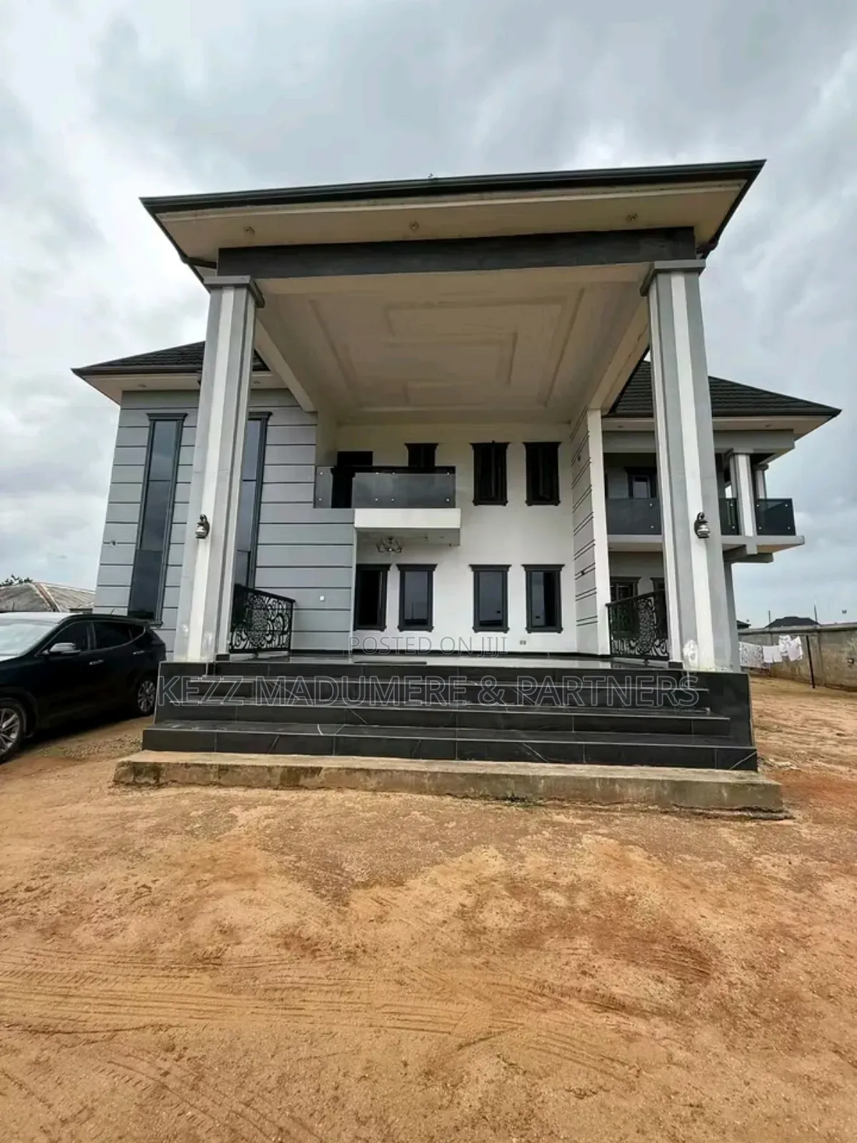 8bdrm Duplex in Gated Est, for sale