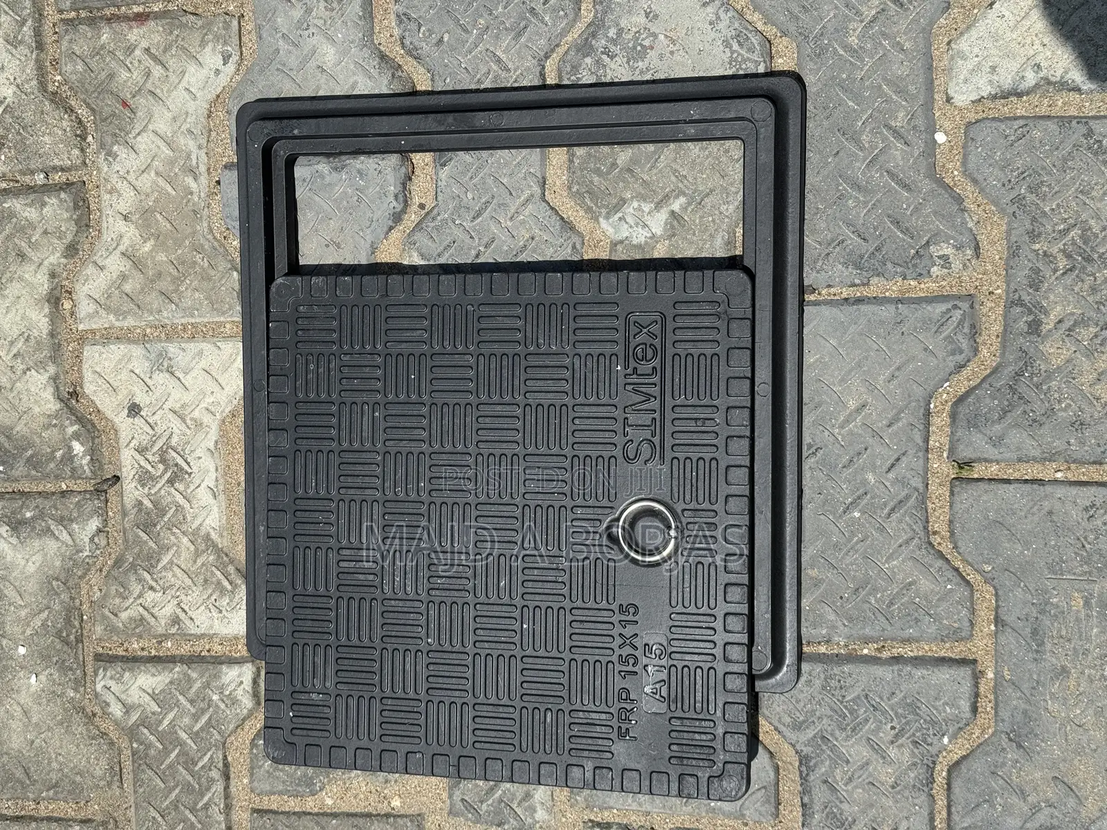 FRP/GRP Manhole Cover 40x40 A15 Black
