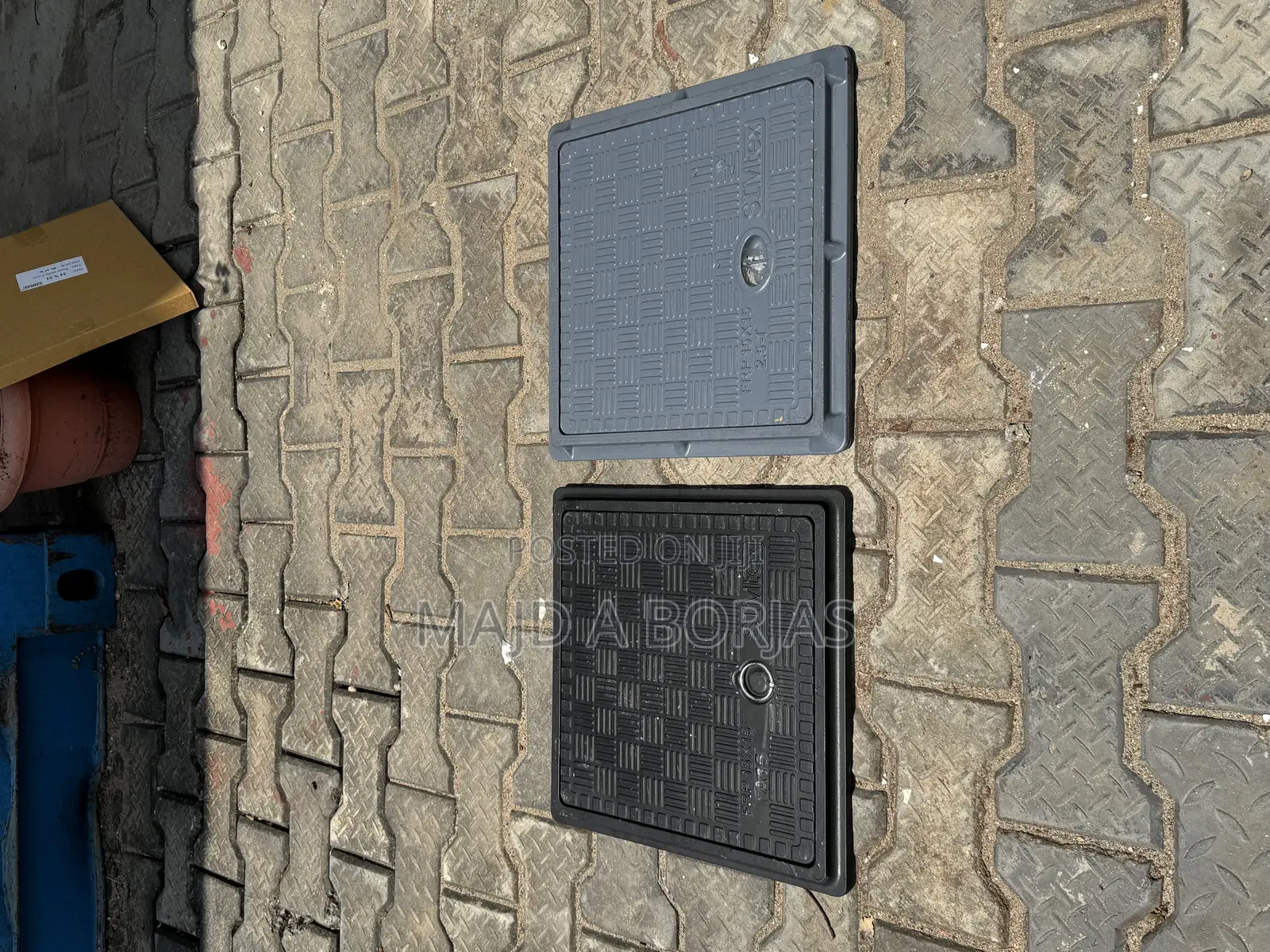 FRP/GRP Manhole Cover 40x40 A15 Black