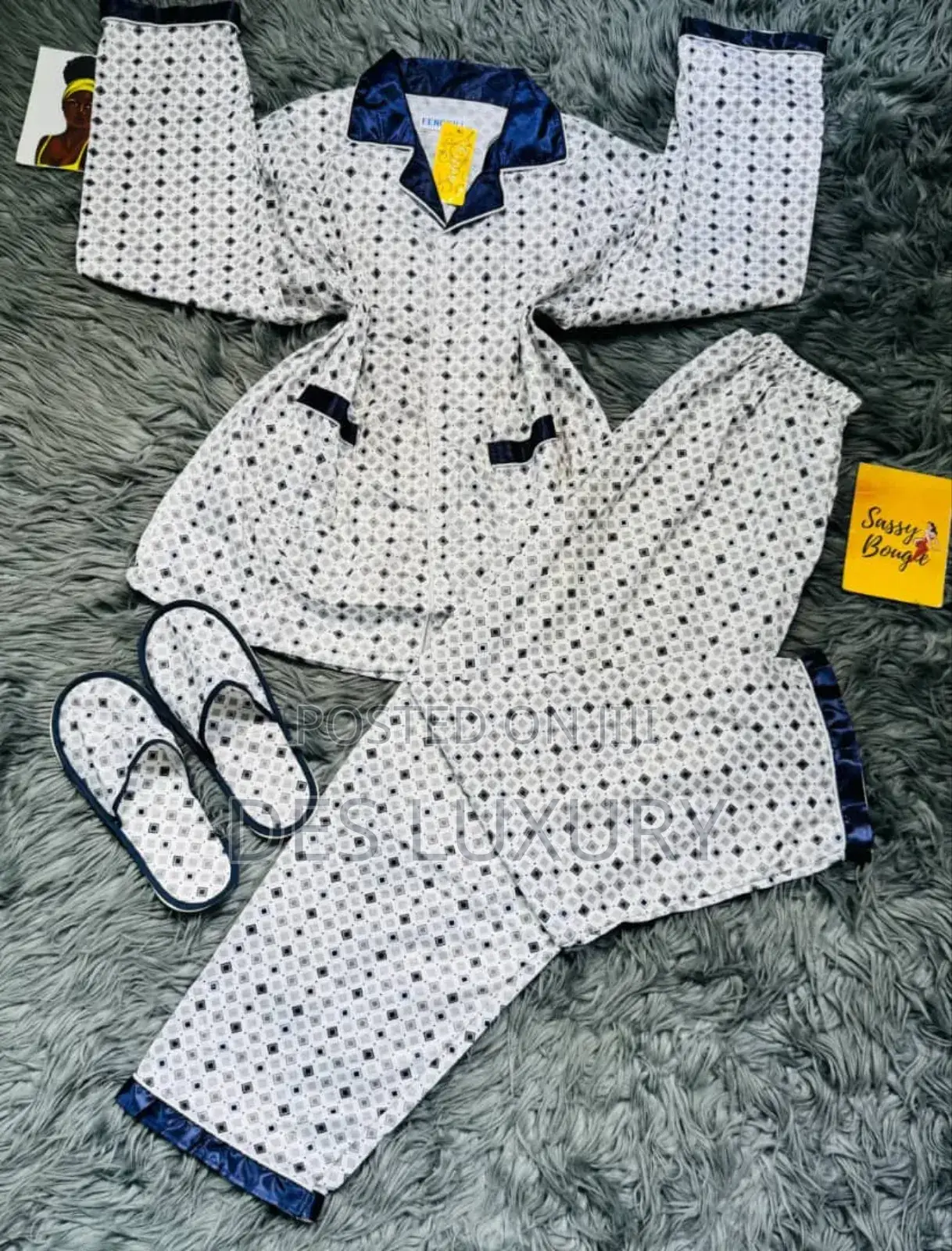 Unisex Pyjamas With Slippers