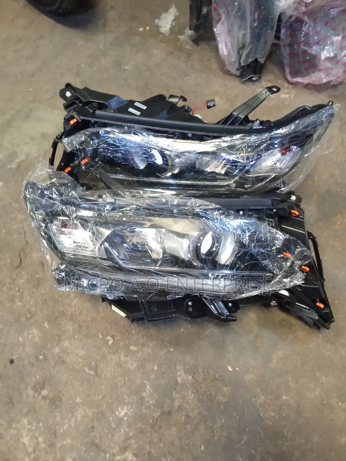 Headlight Toyota Land Cruiser Prado 2018