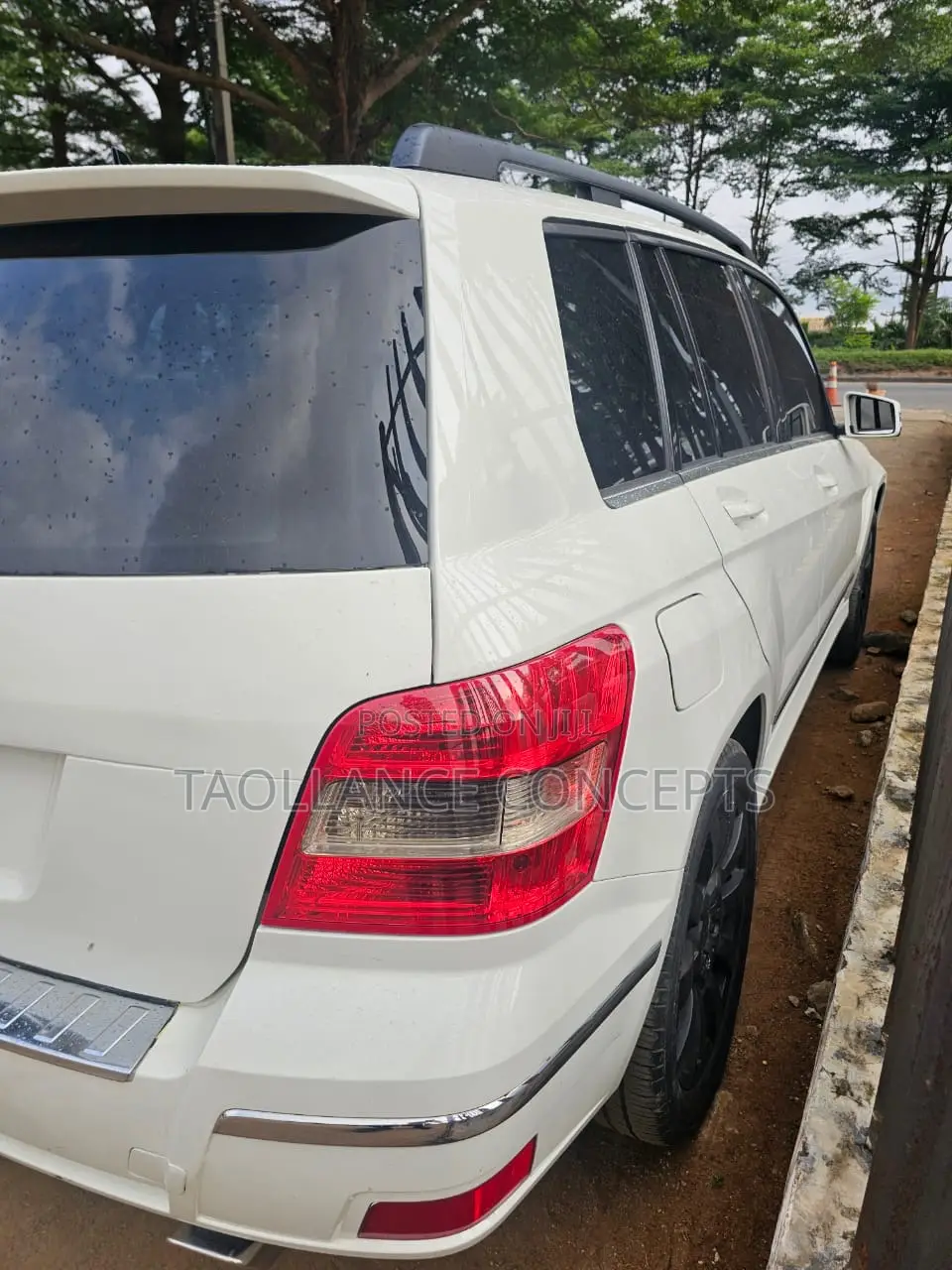 Mercedes-Benz GLK-Class 350 2011 White