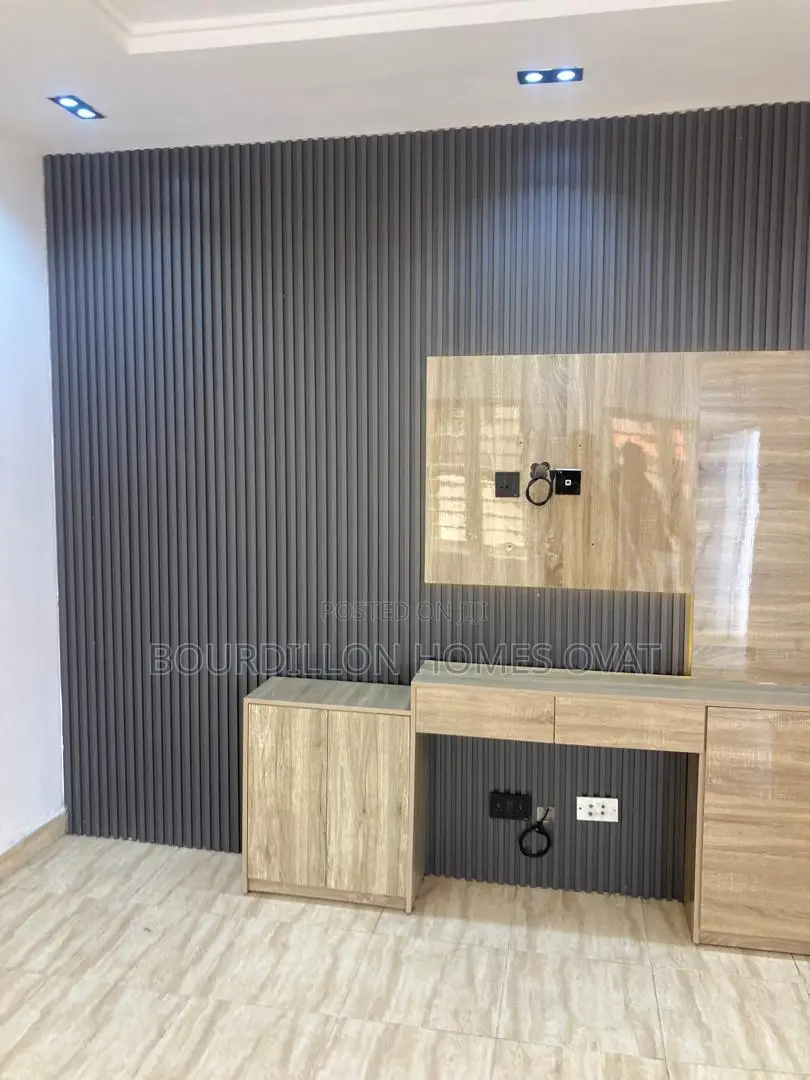 4bdrm Duplex in Chevron for sale