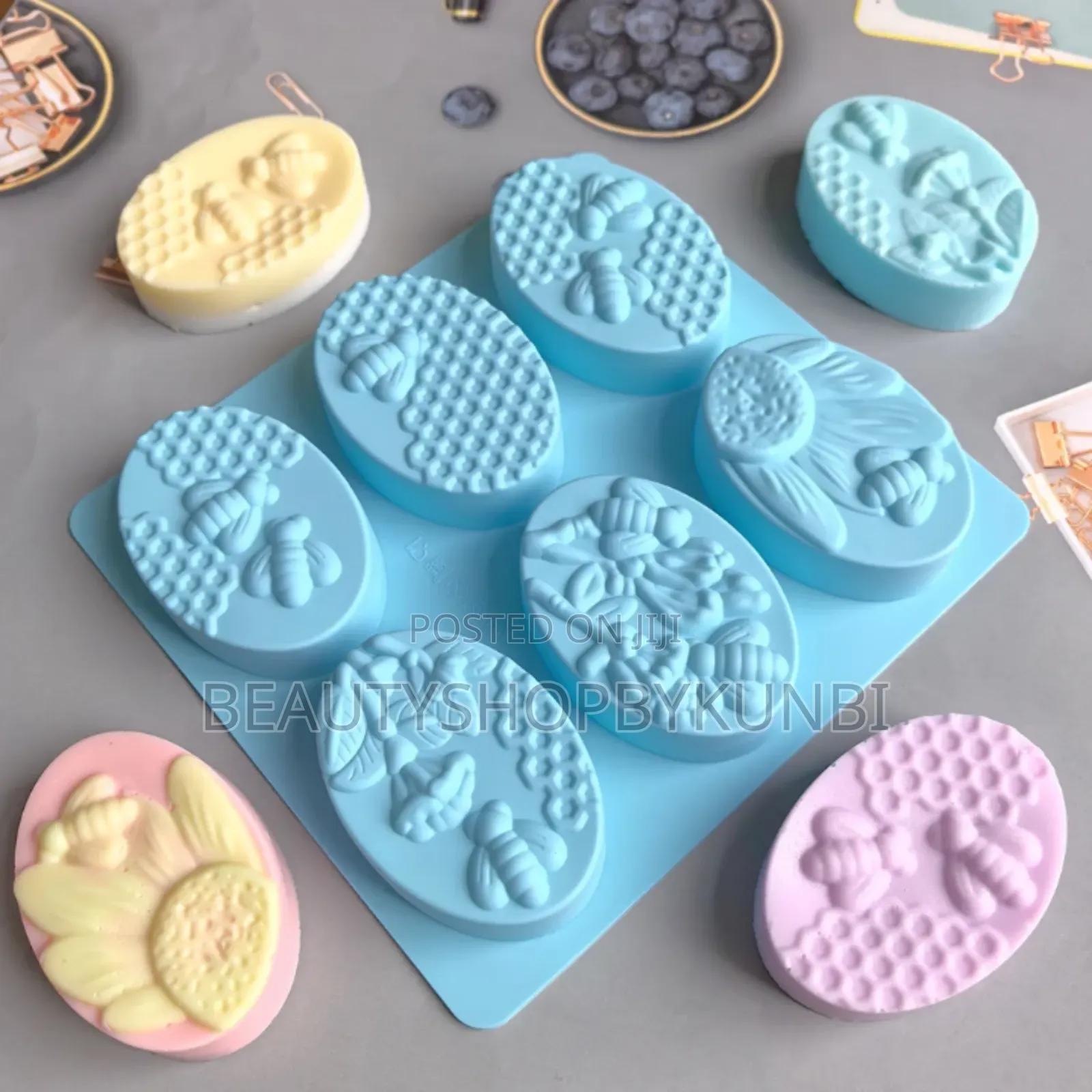 6 Cavity Oval Bees Shaped Silicone Mold