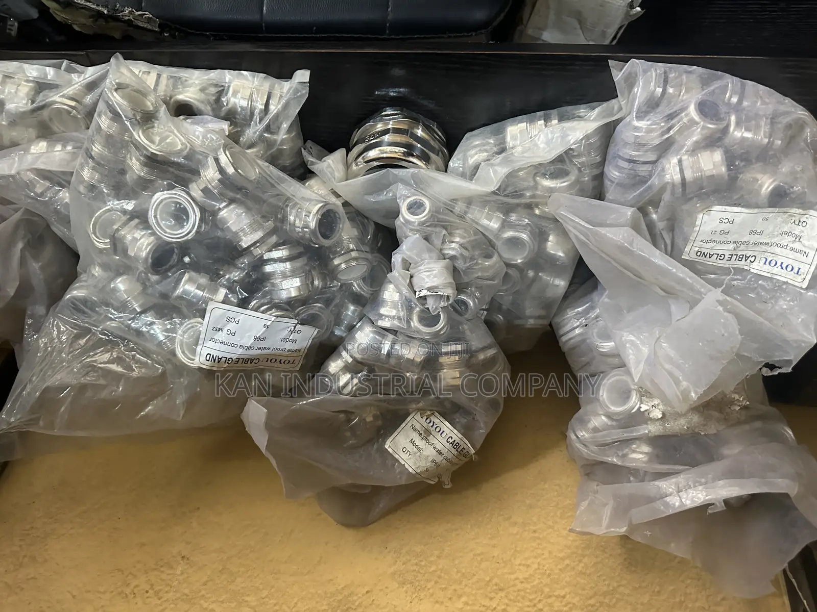All Size Of Stenless Gland