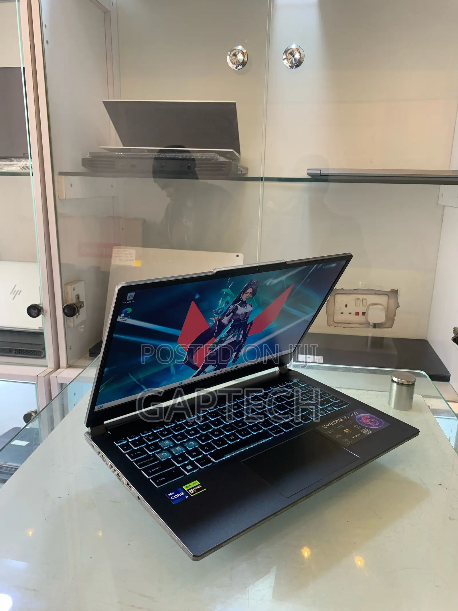 Laptop MSI Cyborg 15 16GB Intel Core i7 SSD 512GB