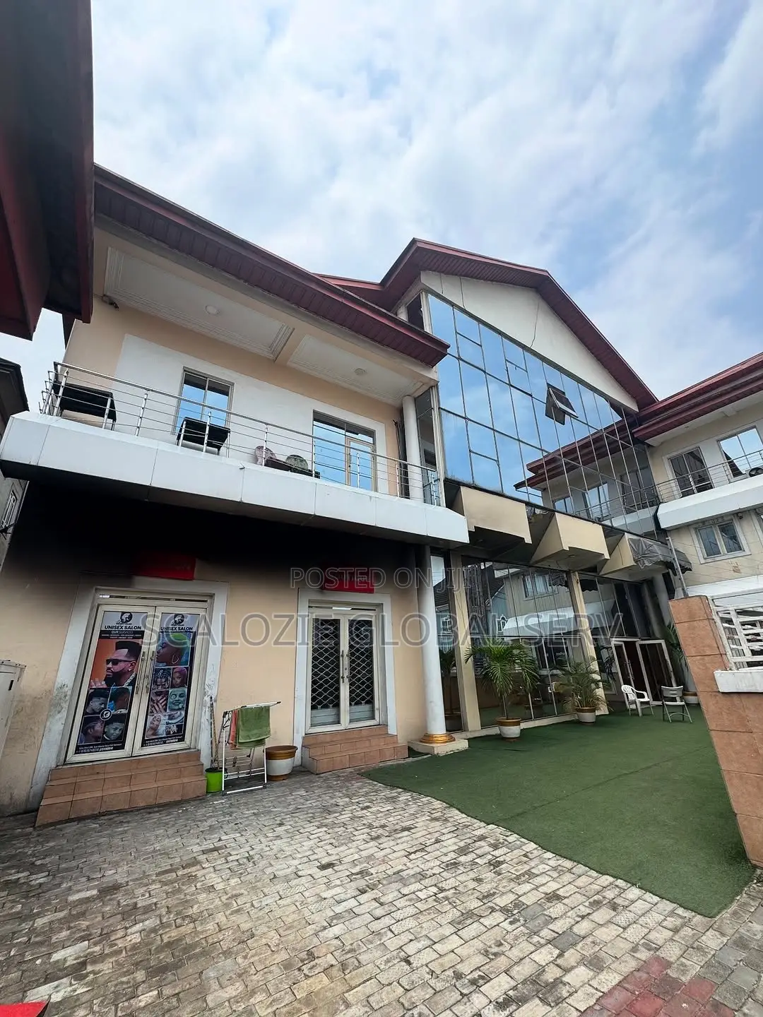 18 Rooms Hotel Wt. Conference Hall, Massive Bar Space, Boutique Etc.