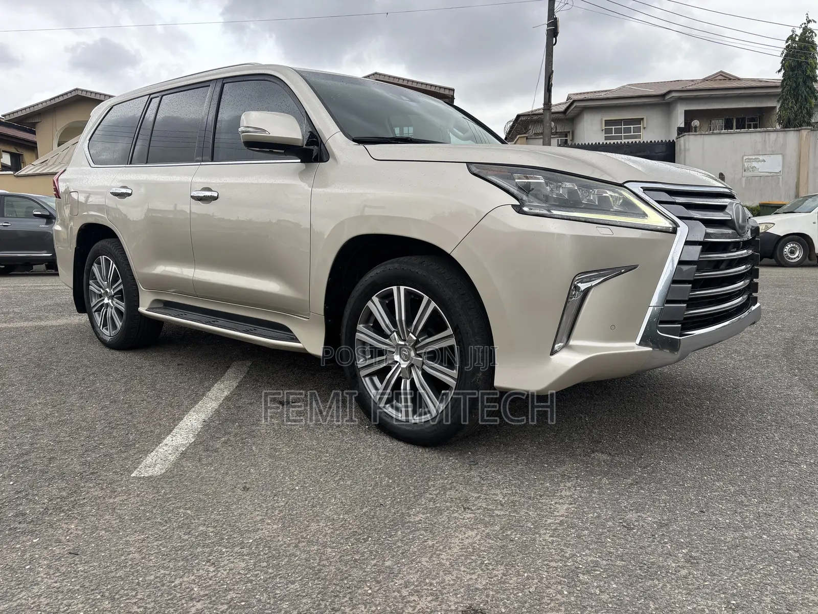 Lexus LX 2016 Gold