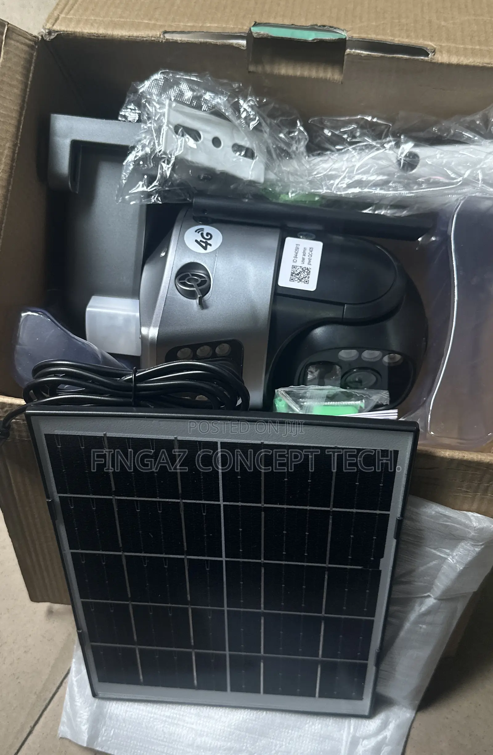 Solar Two Screens Camera.(Outdoor Solar)
