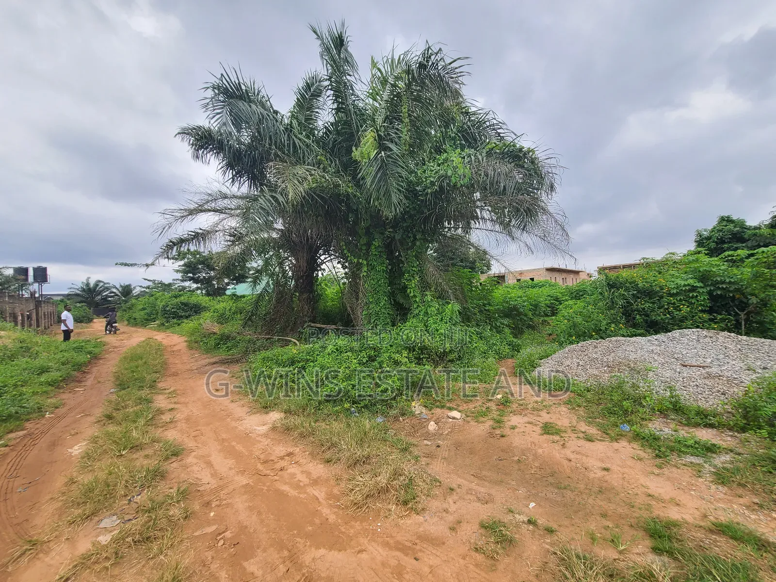 Sweet 100x100ft for Sale at Ofunwegbe by Okhuoromi Off Airport