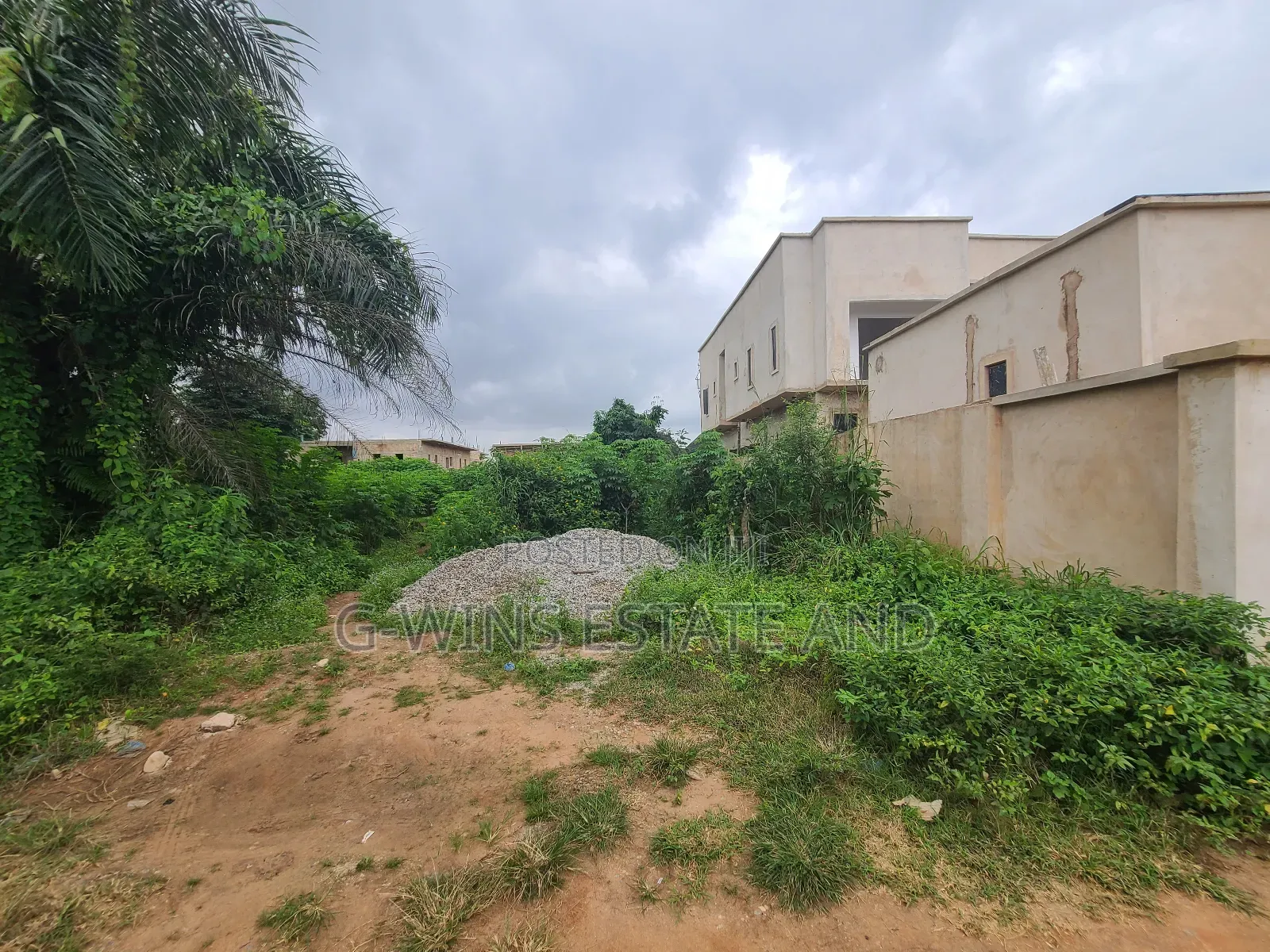 Sweet 100x100ft for Sale at Ofunwegbe by Okhuoromi Off Airport