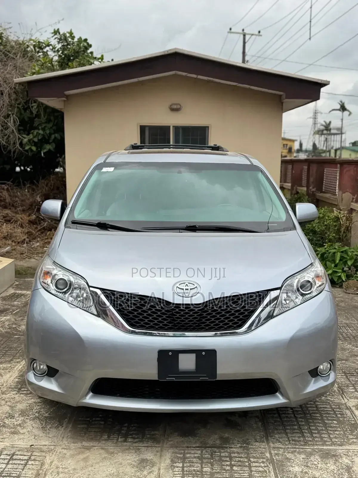 Toyota Sienna Limited AWD (3.5L 6cyl 8A) 2018 Silver