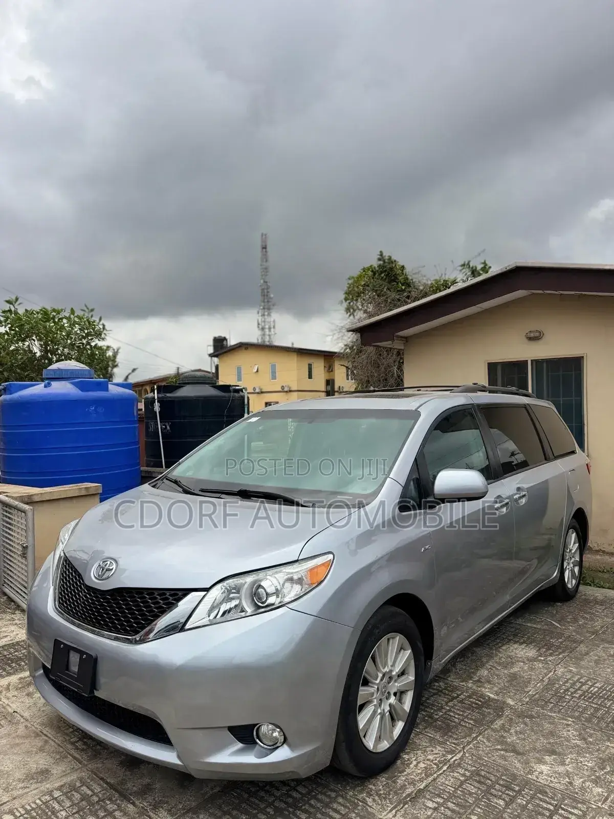 Toyota Sienna Limited AWD (3.5L 6cyl 8A) 2018 Silver