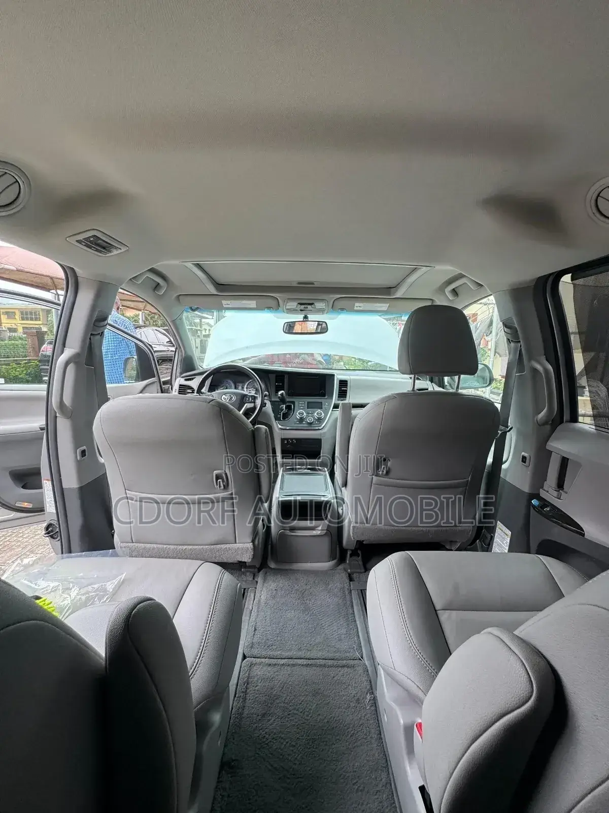 Toyota Sienna Limited AWD (3.5L 6cyl 8A) 2018 Silver
