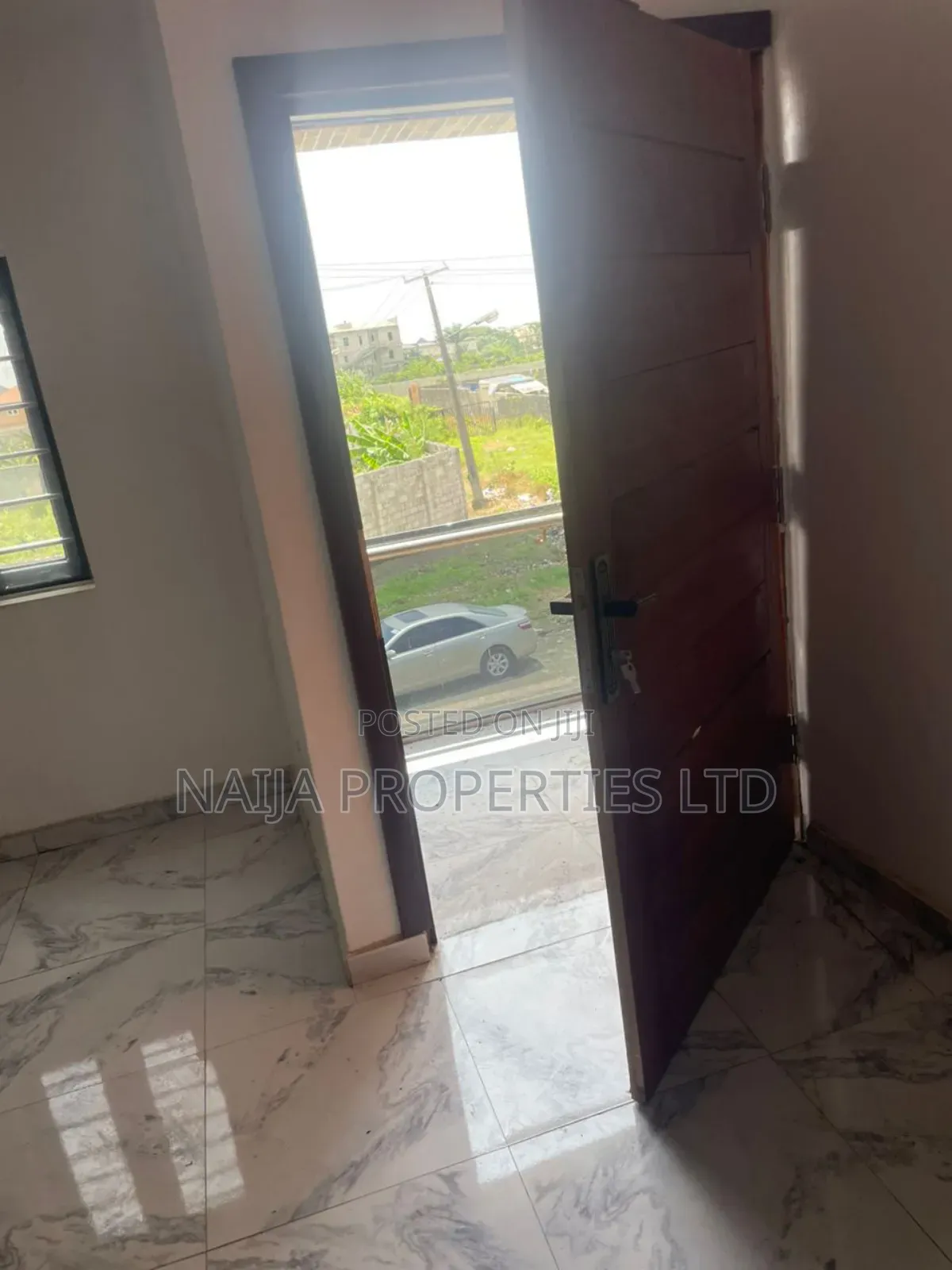 1bdrm Block of Flats in Lekki Scheme 2, Ajah for sale